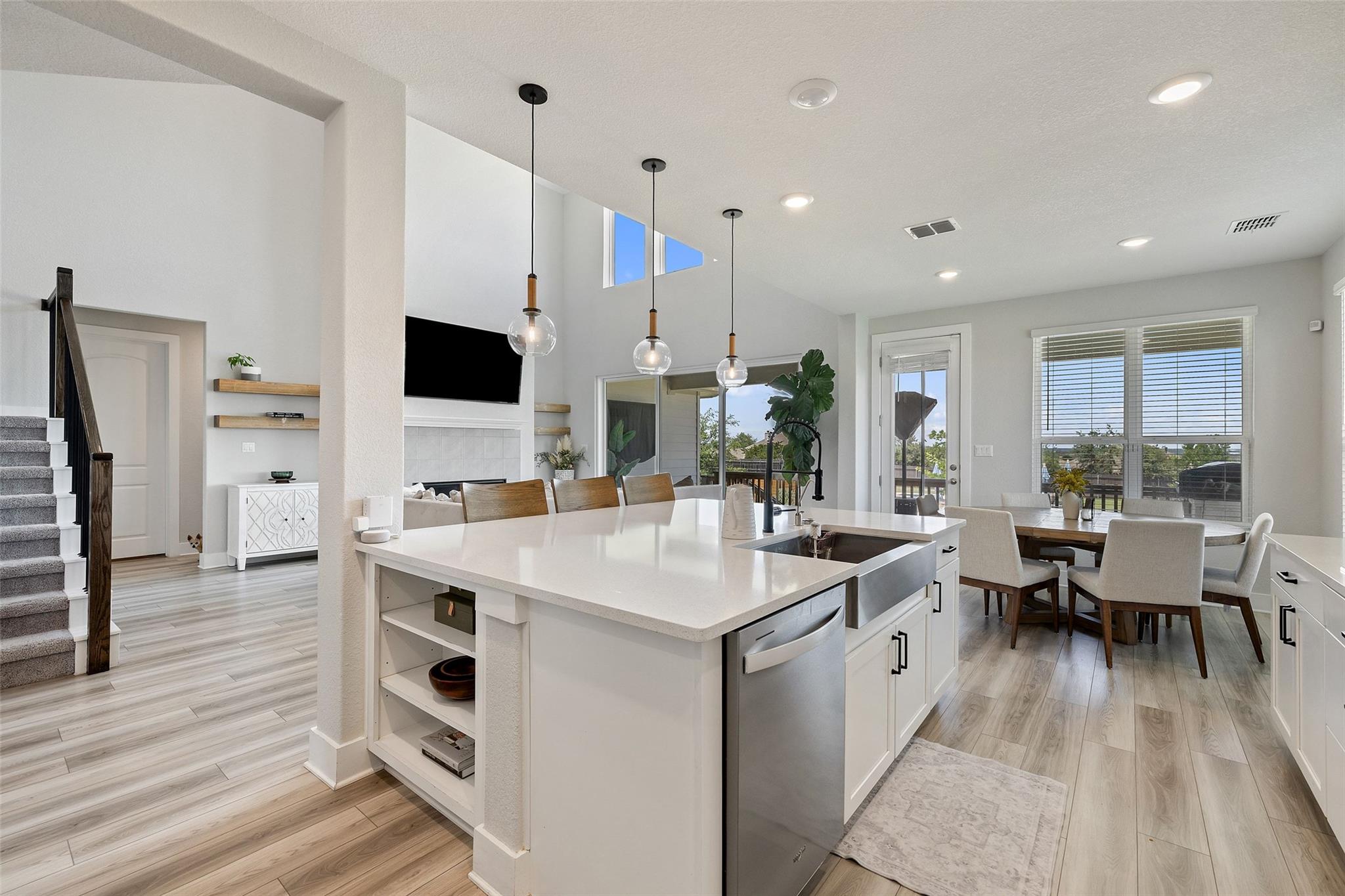324 Cortaro Dr, Dripping Springs, TX 78620