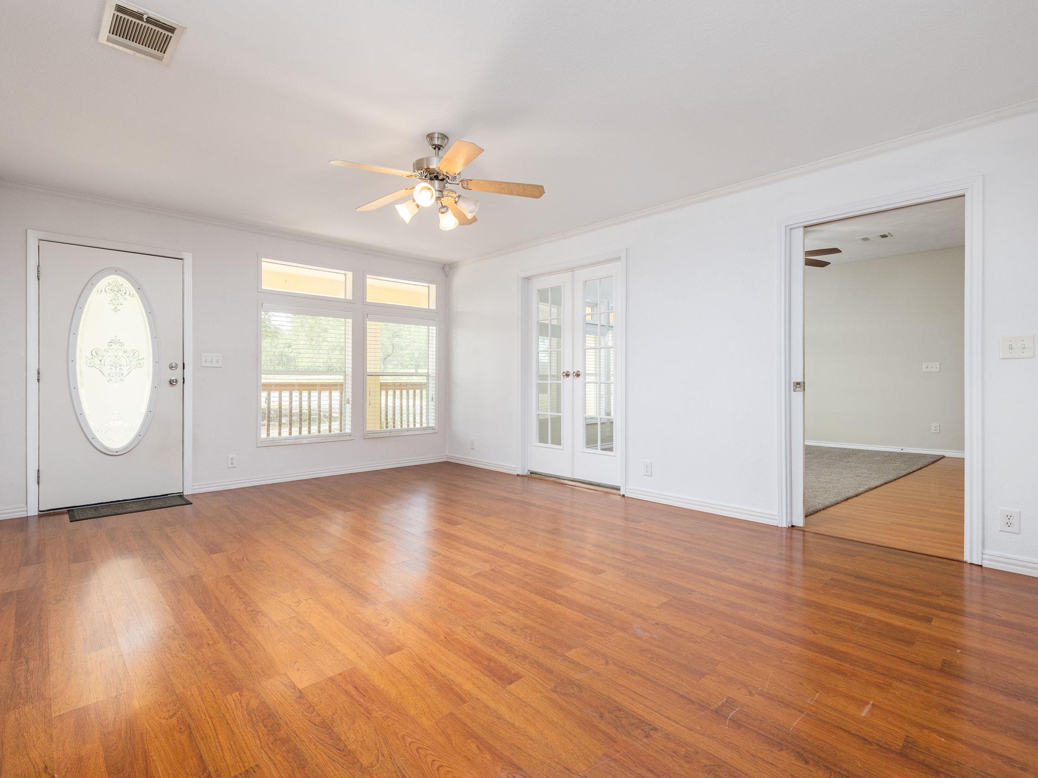 1110 Oakwood Loop, San Marcos, TX 78666