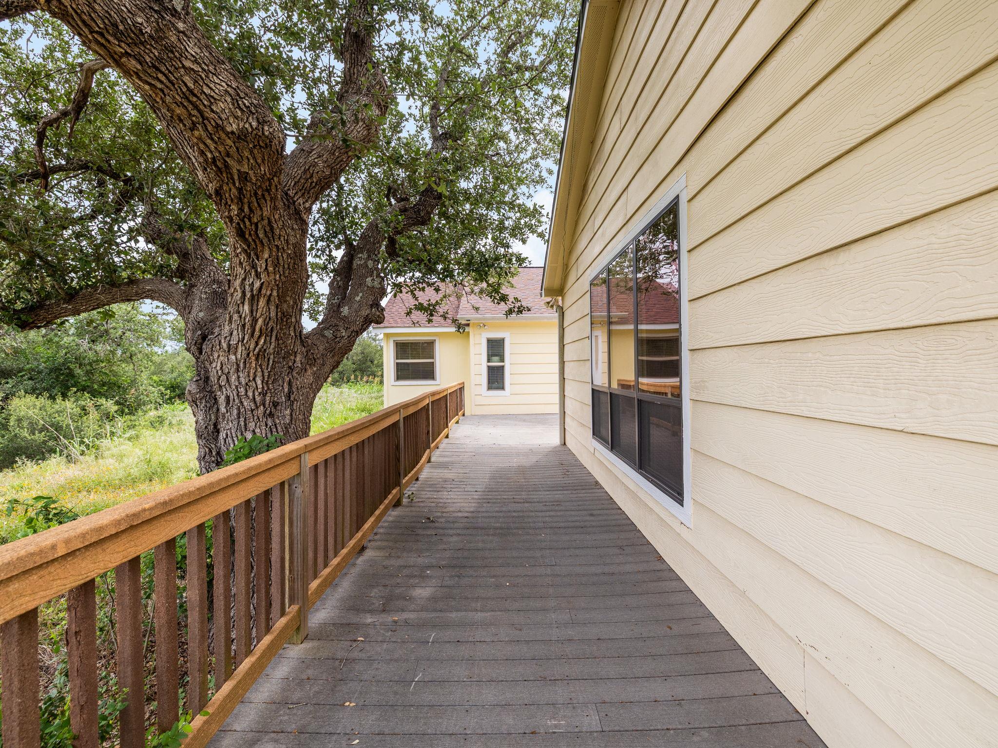 1110 Oakwood Loop, San Marcos, TX 78666