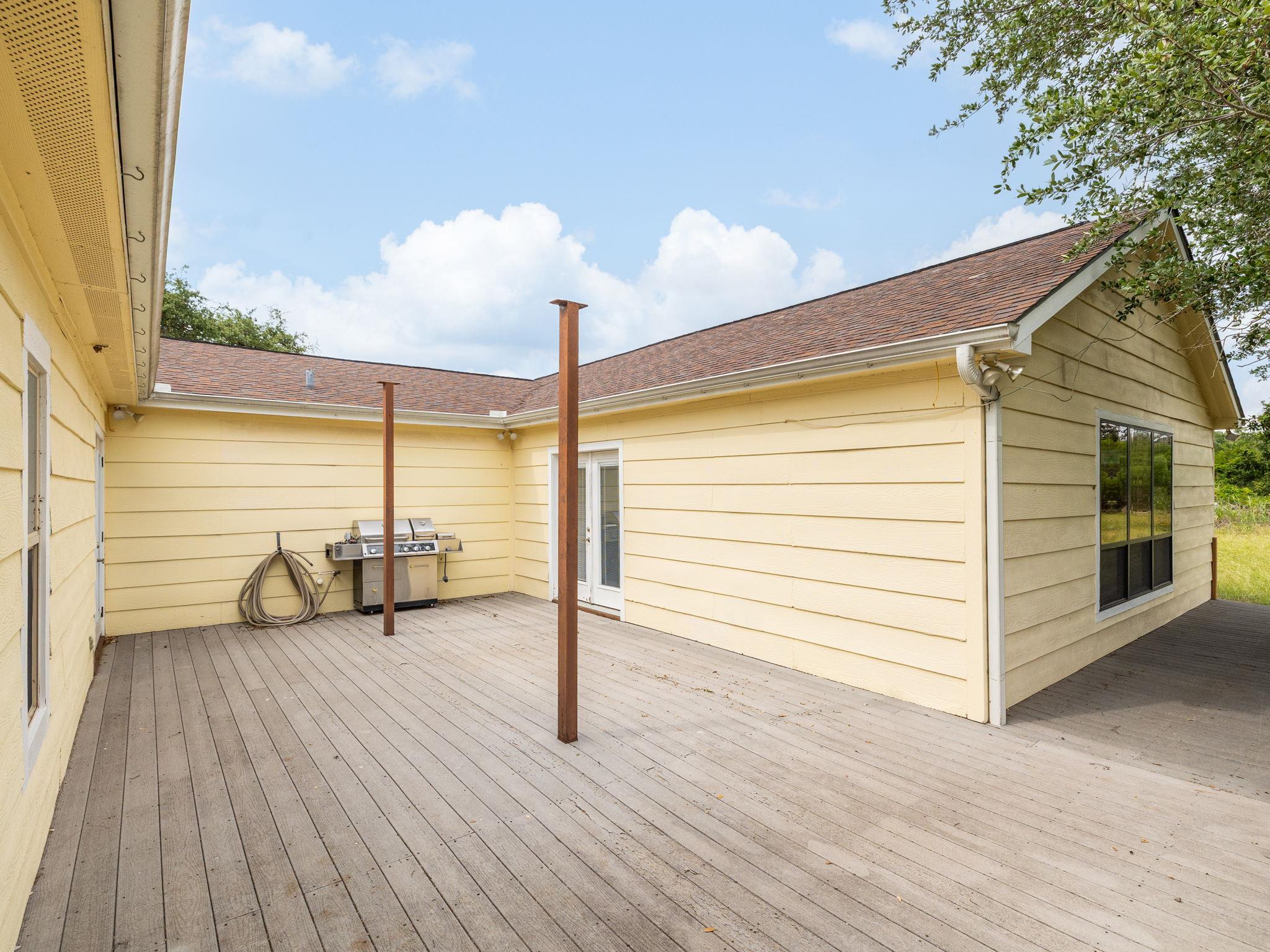 1110 Oakwood Loop, San Marcos, TX 78666
