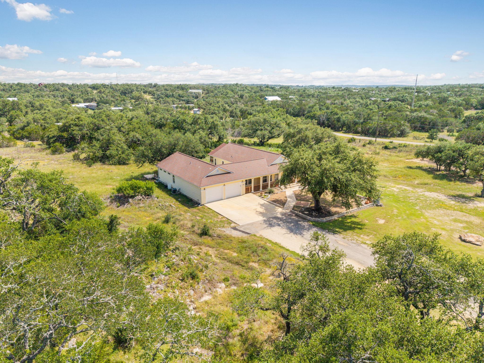 1110 Oakwood Loop, San Marcos, TX 78666