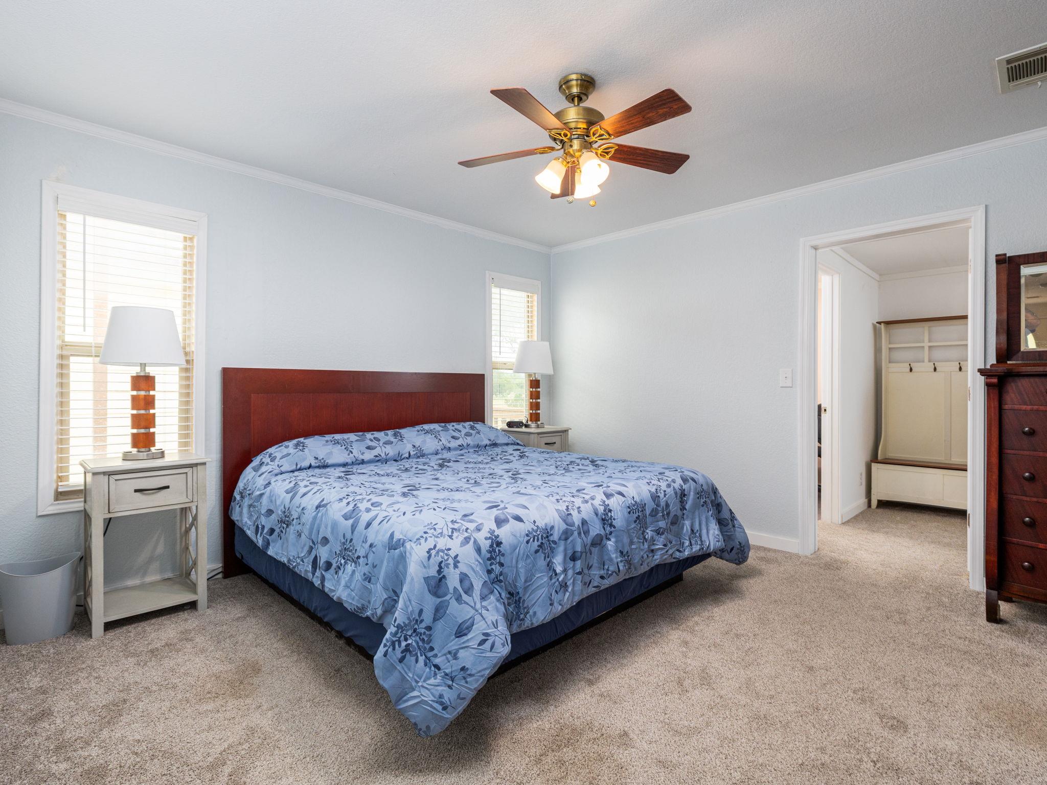 1110 Oakwood Loop, San Marcos, TX 78666