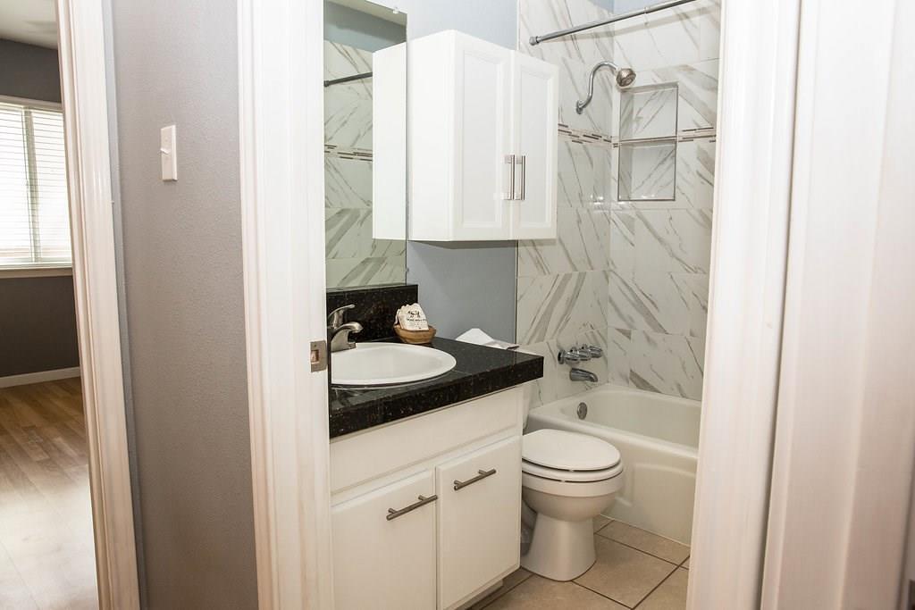 4209 Burnet Rd # 206, Austin, TX 78756