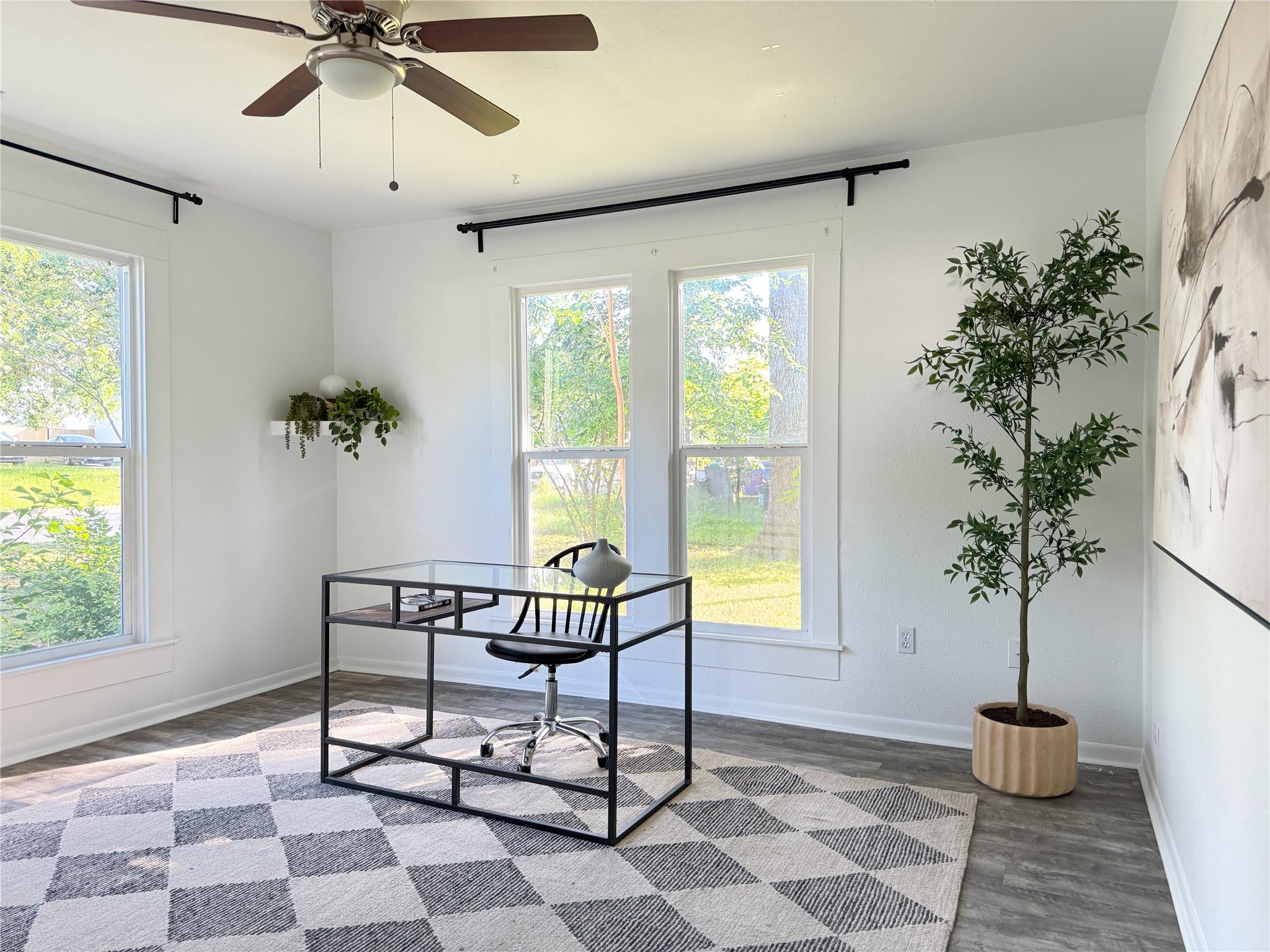 302 E Brenham St, Elgin, TX 78621