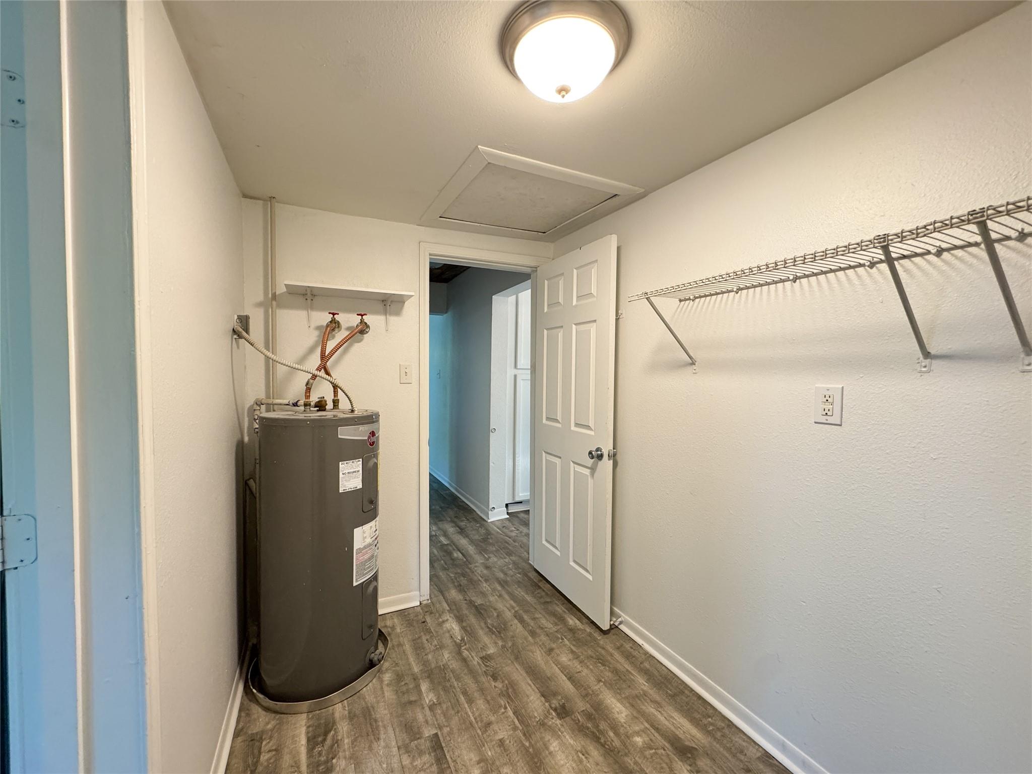 302 E Brenham St, Elgin, TX 78621