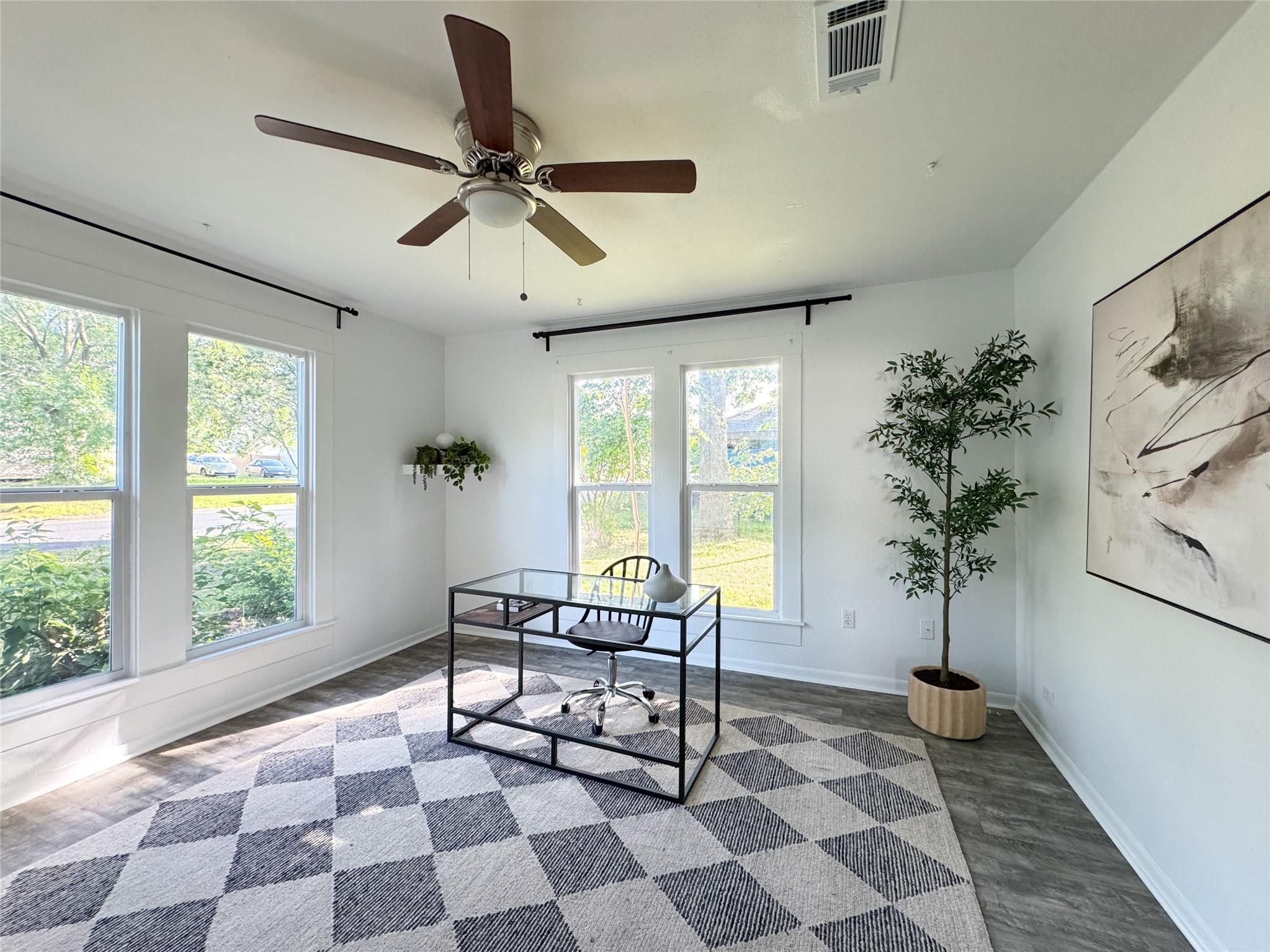 302 E Brenham St, Elgin, TX 78621