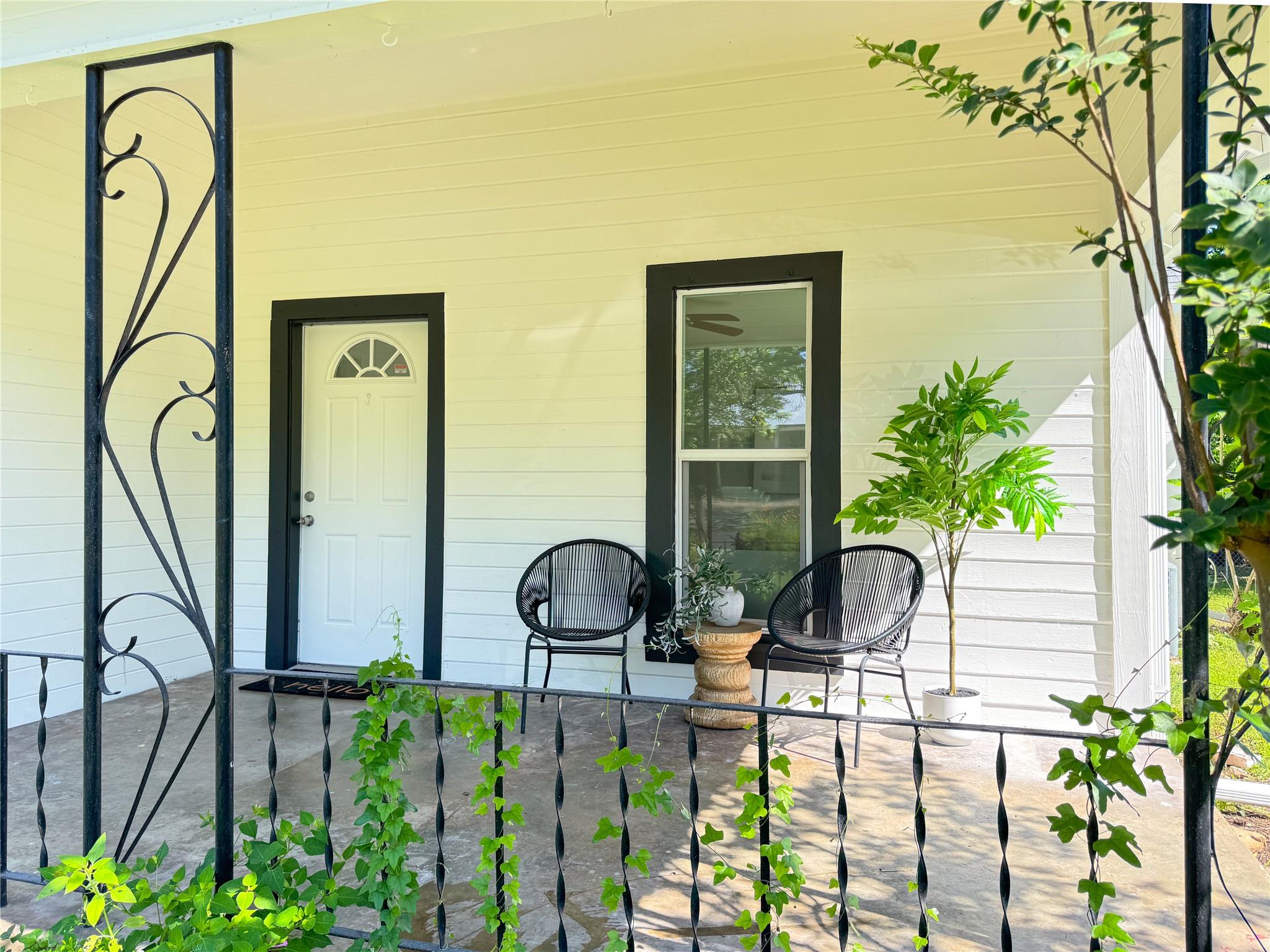 302 E Brenham St, Elgin, TX 78621