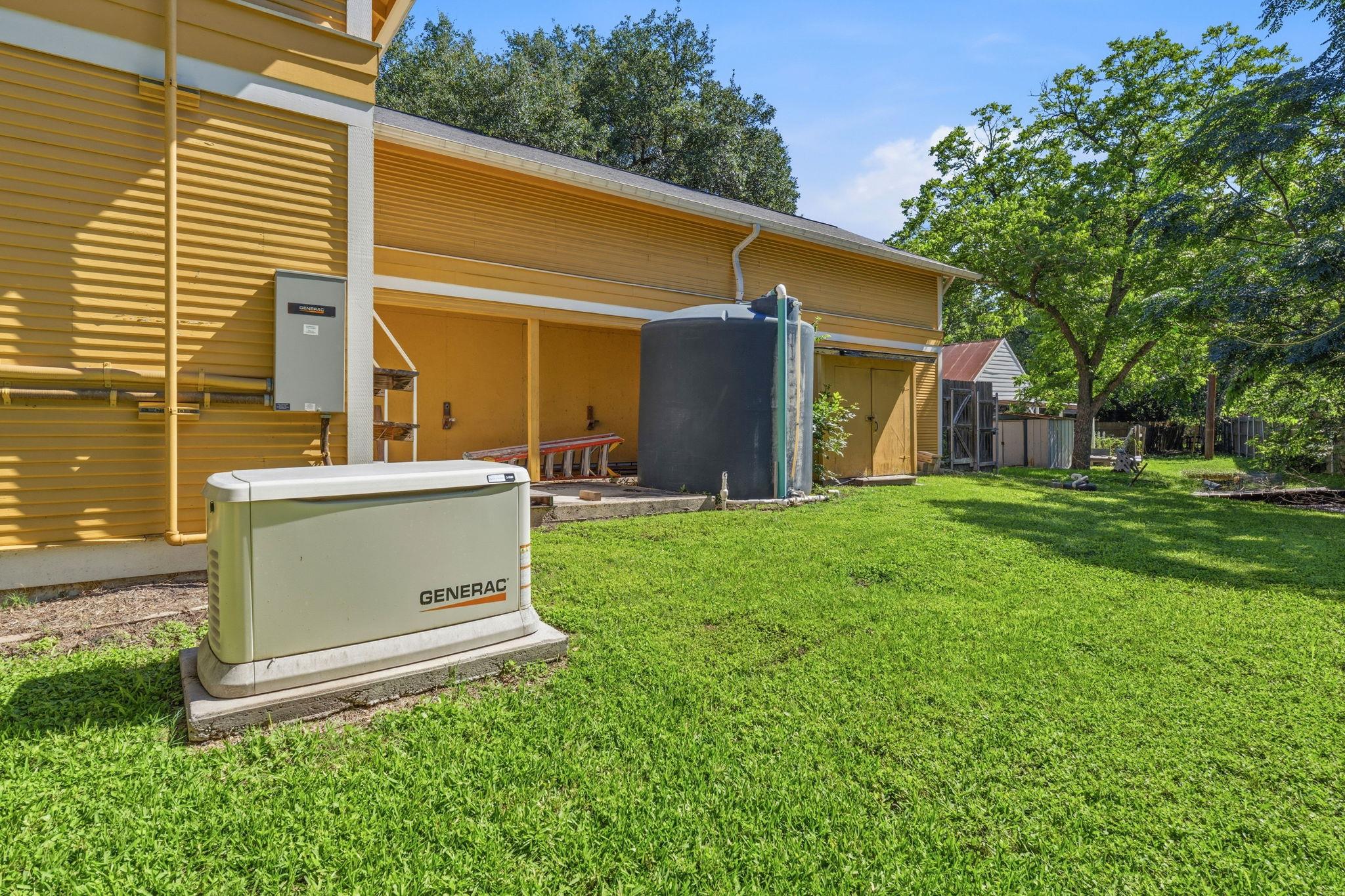 1232 Spruce St, Lockhart, TX 78644
