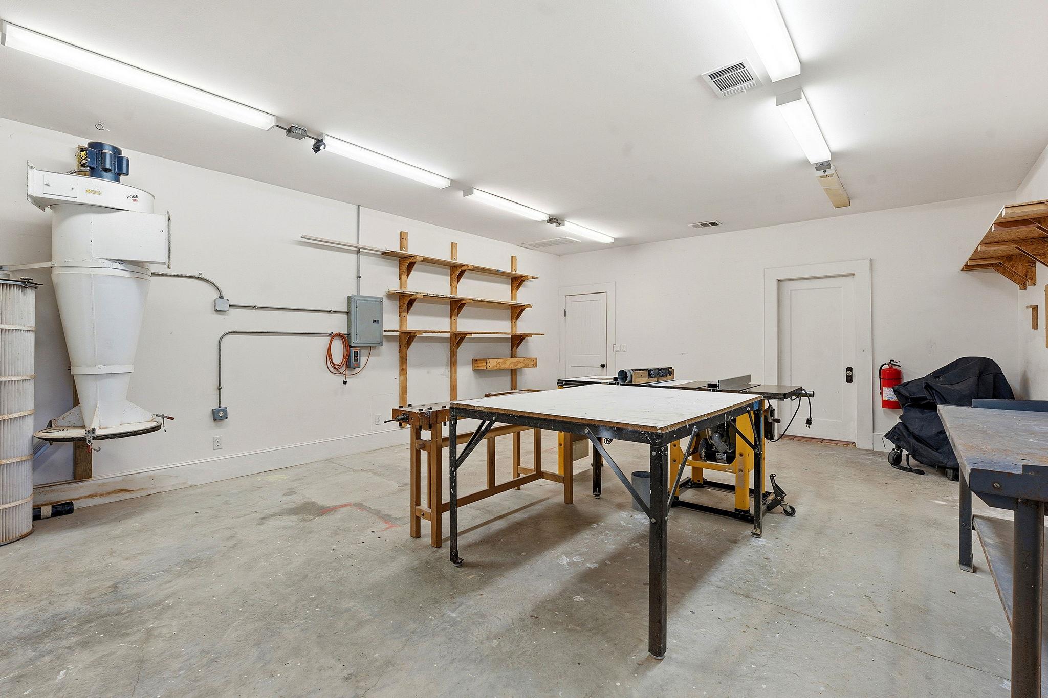 1232 Spruce St, Lockhart, TX 78644