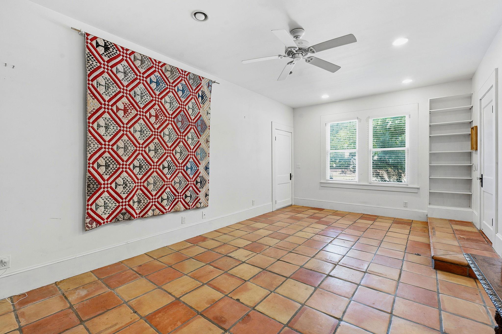 1232 Spruce St, Lockhart, TX 78644