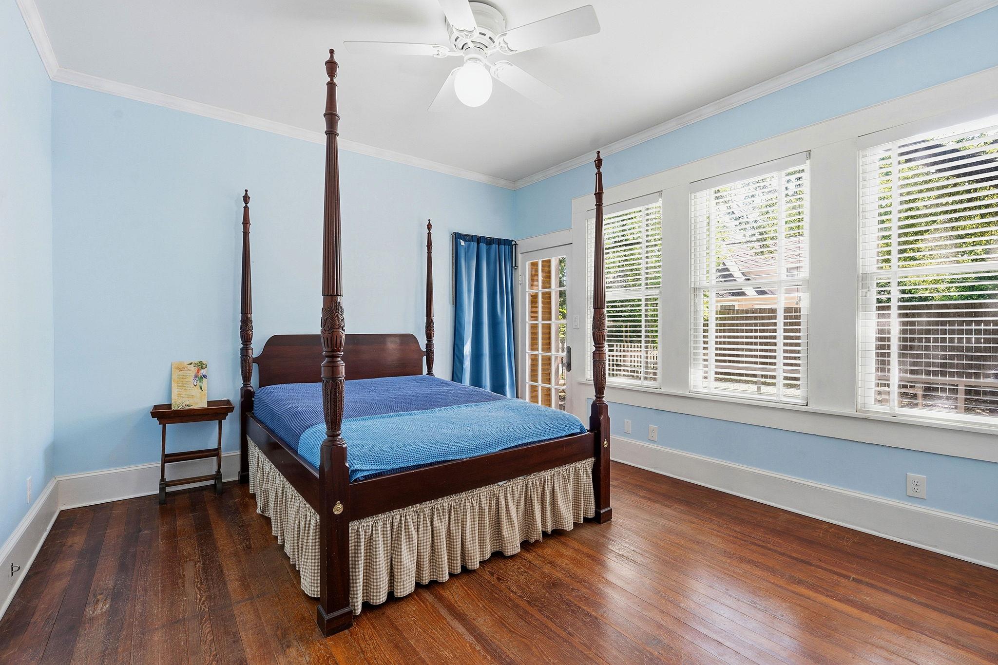 1232 Spruce St, Lockhart, TX 78644