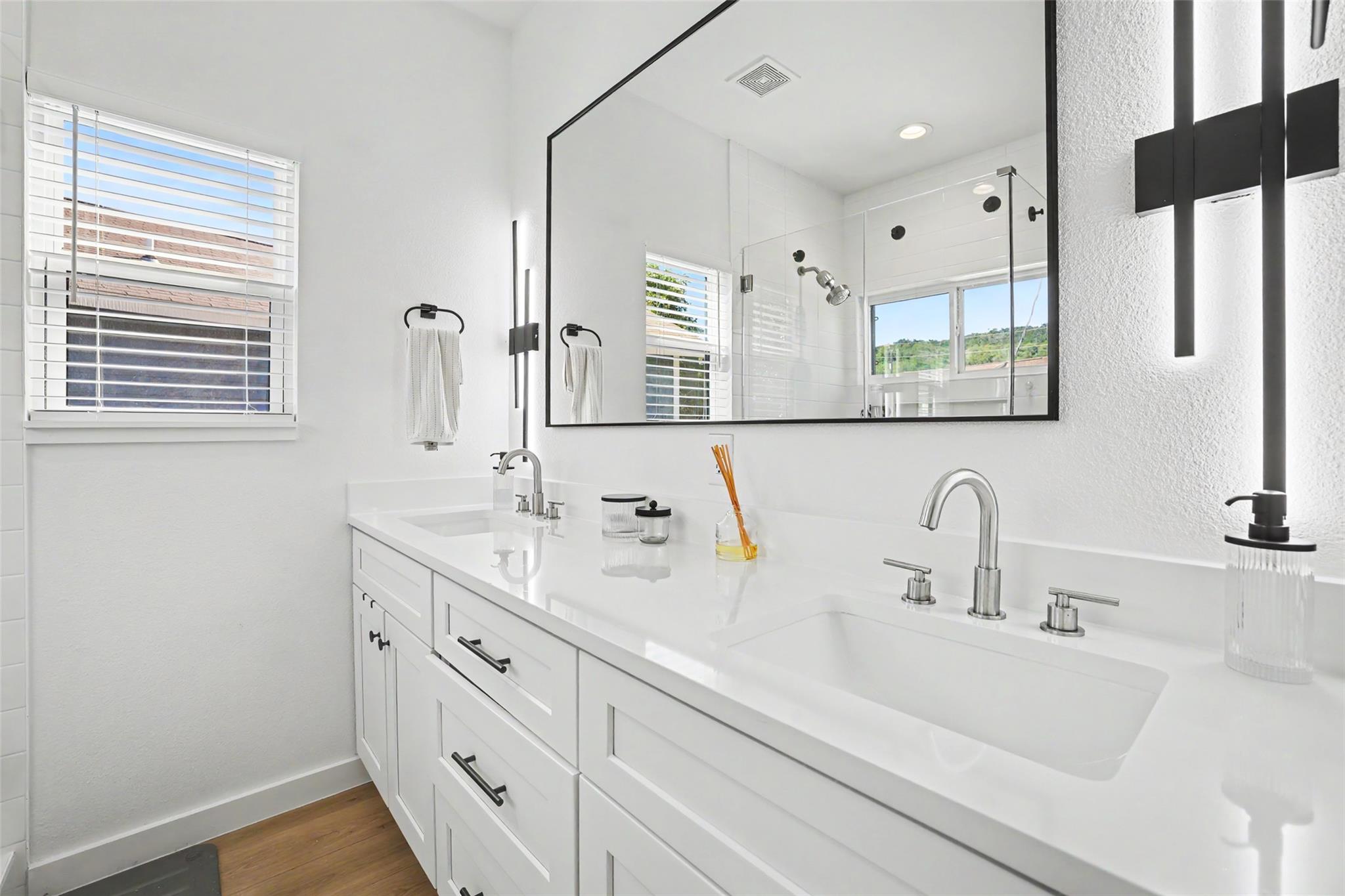 10903 Elm St, Jonestown, TX 78645