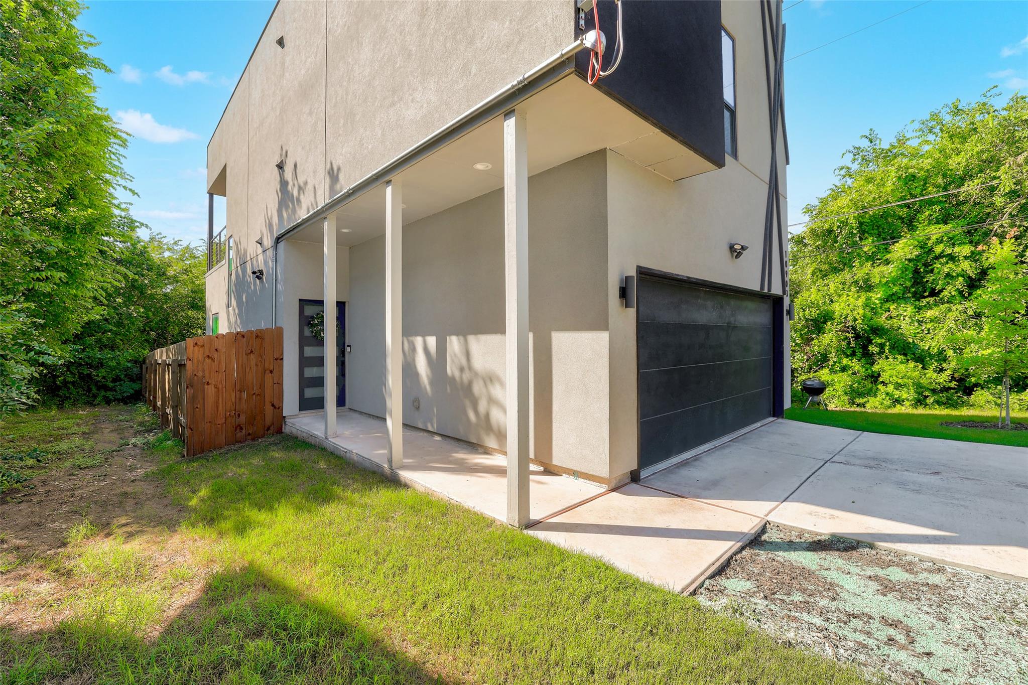 10903 Elm St, Jonestown, TX 78645