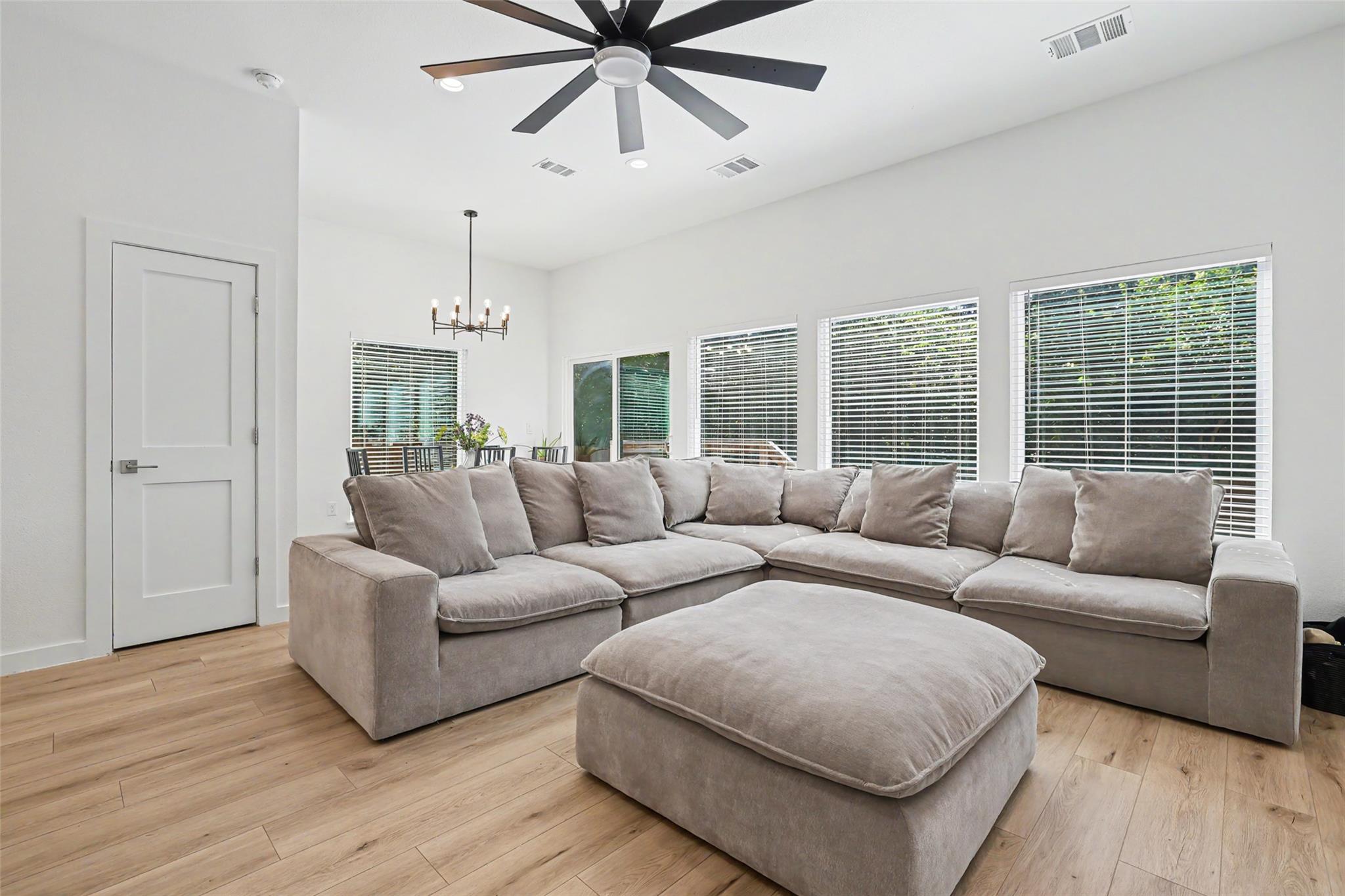 10903 Elm St, Jonestown, TX 78645