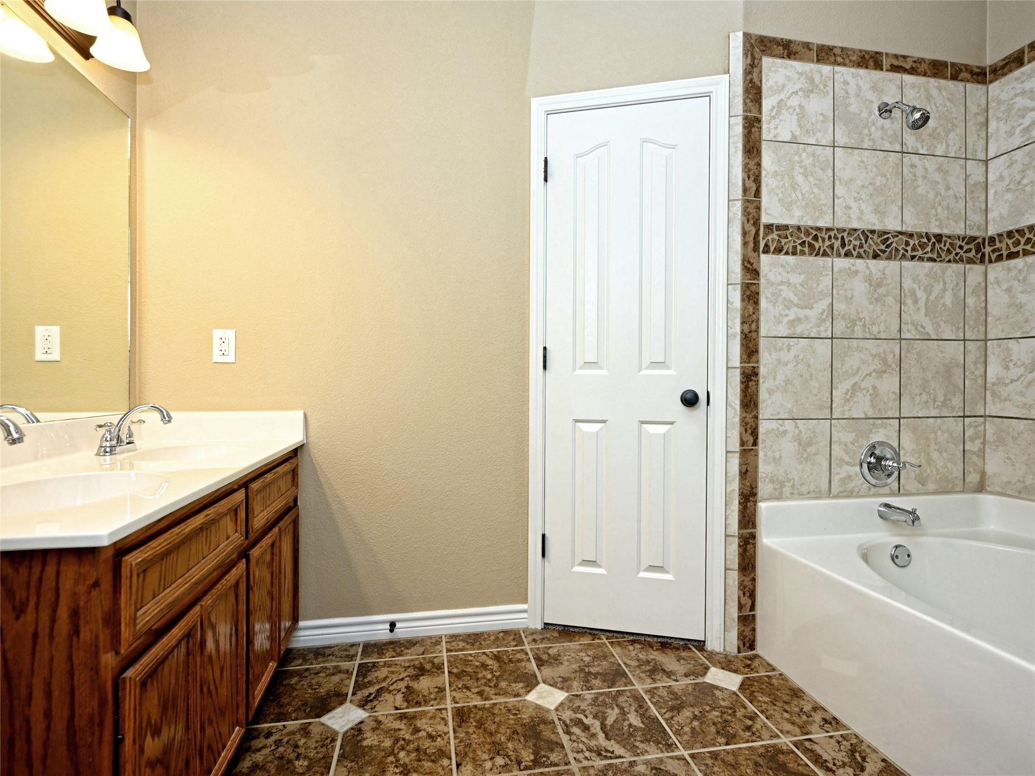224 Geode Ln, Jarrell, TX 76537