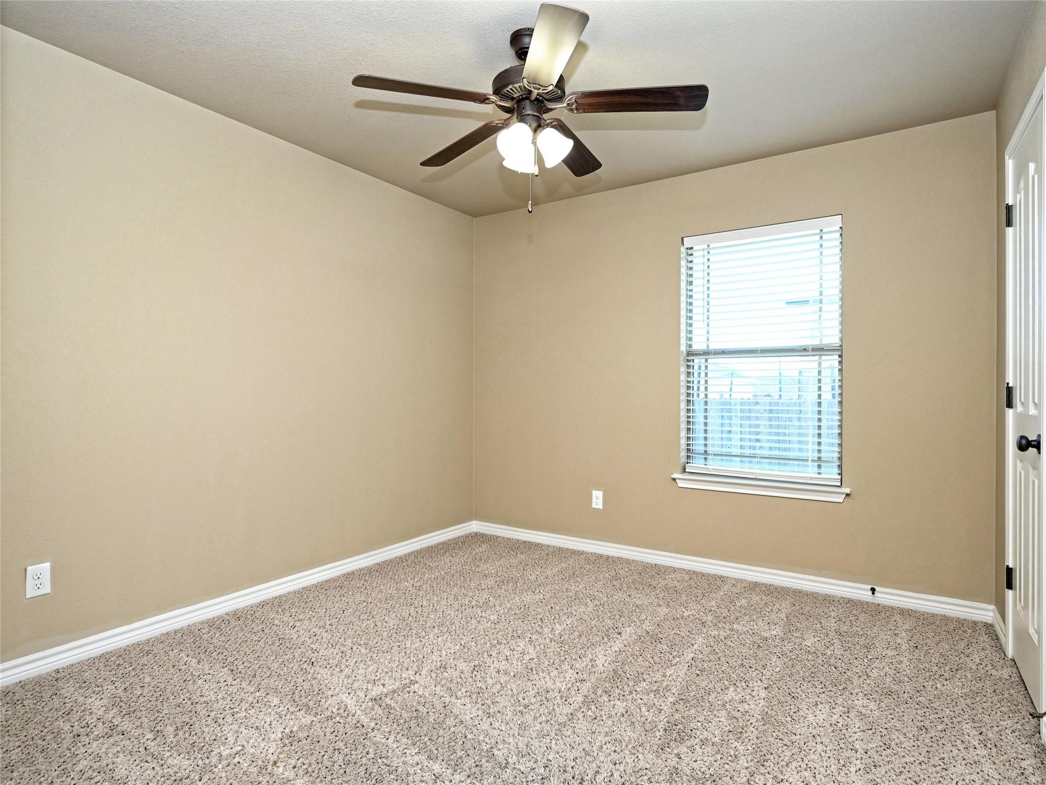 224 Geode Ln, Jarrell, TX 76537