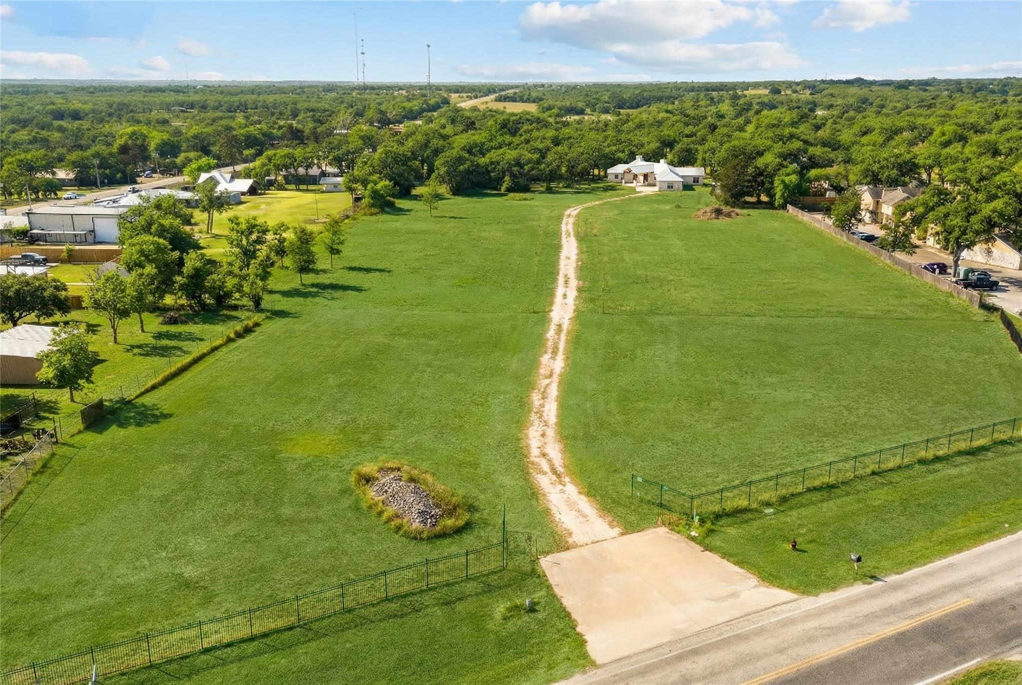 145 State Loop 92, La Grange, TX 78945