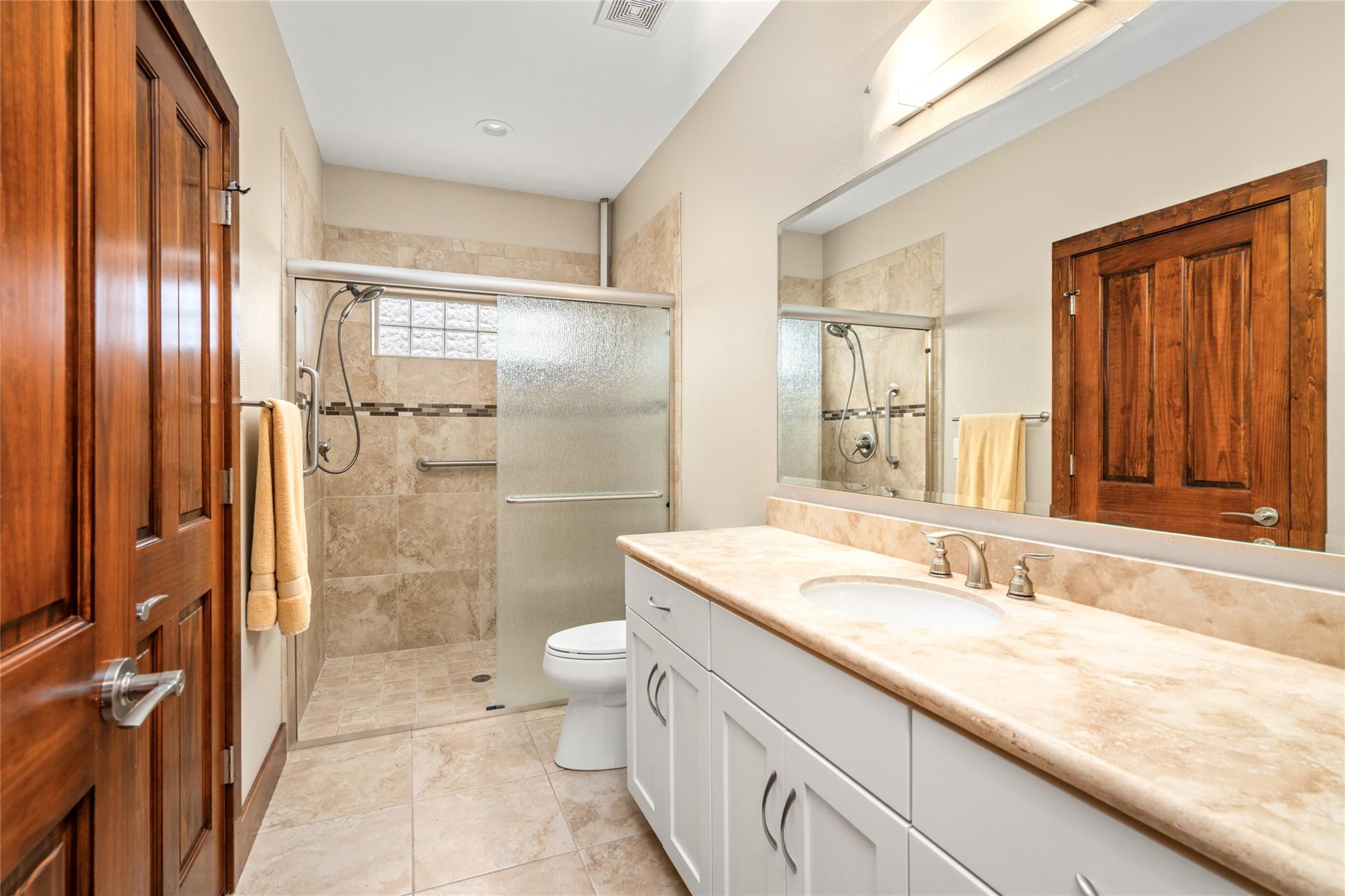 145 State Loop 92, La Grange, TX 78945
