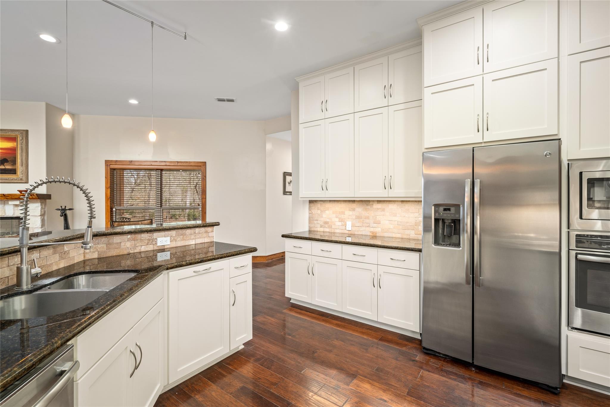 145 State Loop 92, La Grange, TX 78945