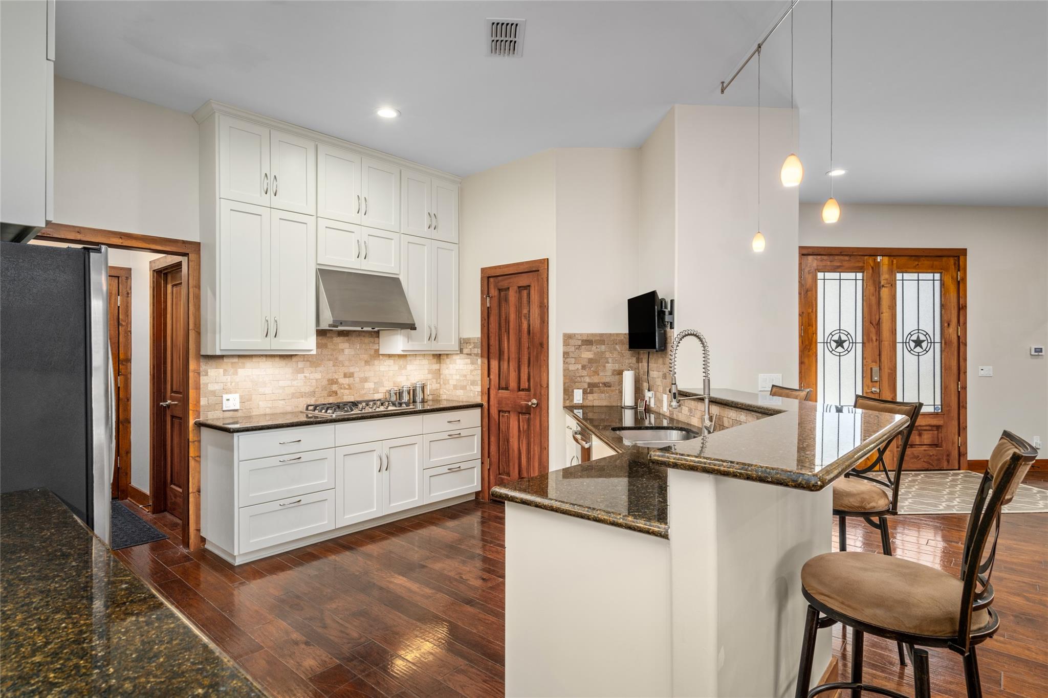145 State Loop 92, La Grange, TX 78945