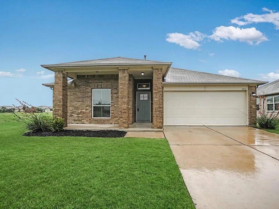 1011 Pembroke Ct, Hutto, TX 78634