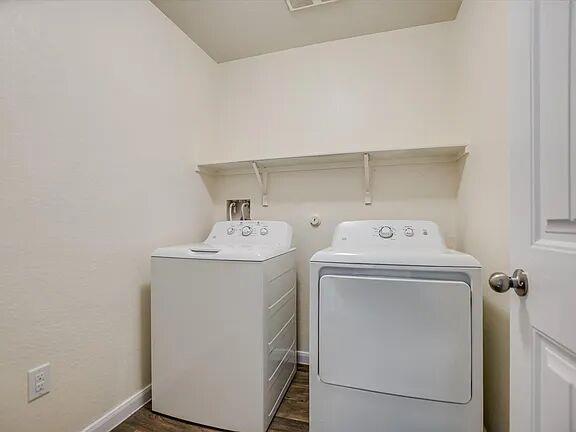 1011 Pembroke Ct, Hutto, TX 78634