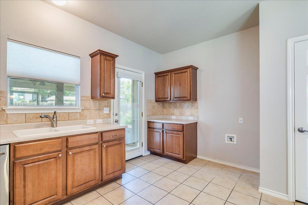 239 Dark Horse Ln, Buda, TX 78610