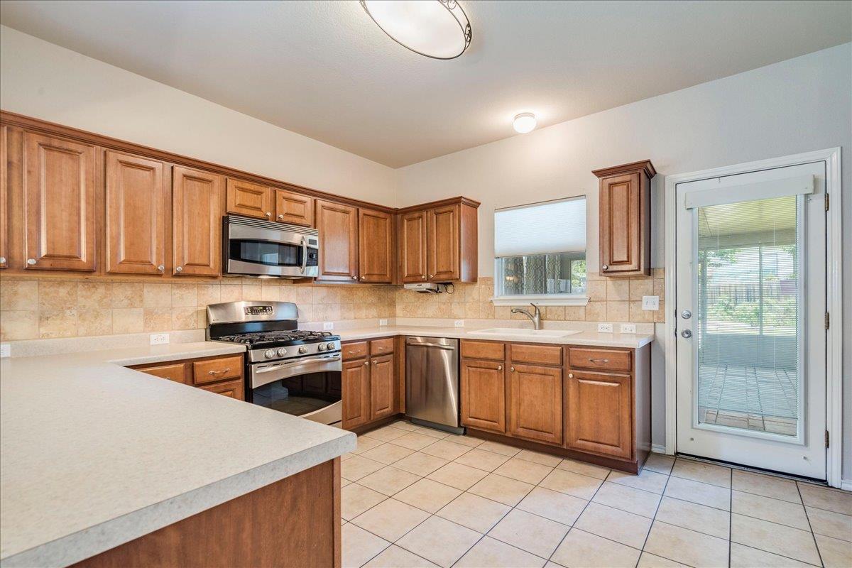 239 Dark Horse Ln, Buda, TX 78610