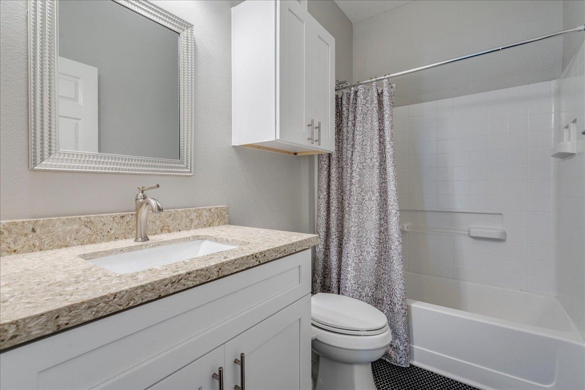 239 Dark Horse Ln, Buda, TX 78610