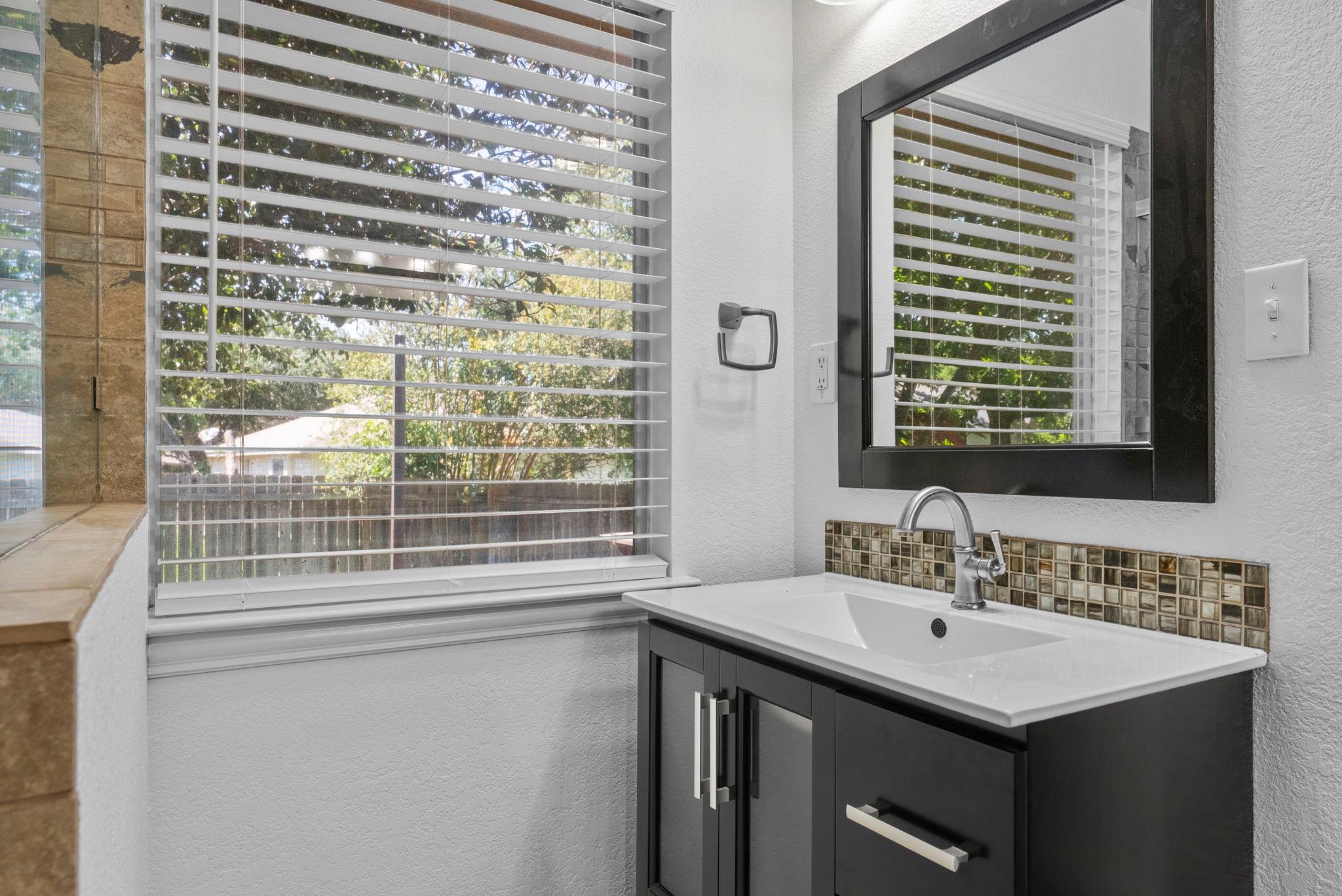 2409 Hallie Ln, Round Rock, TX 78664
