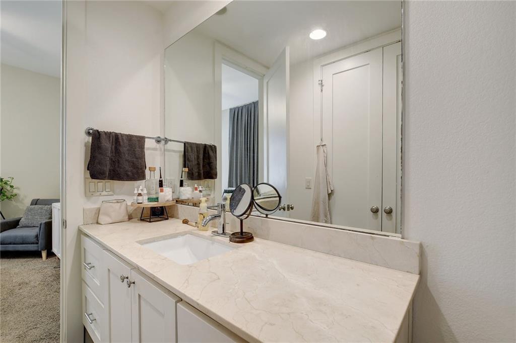 2708 San Pedro St # 301, Austin, TX 78705