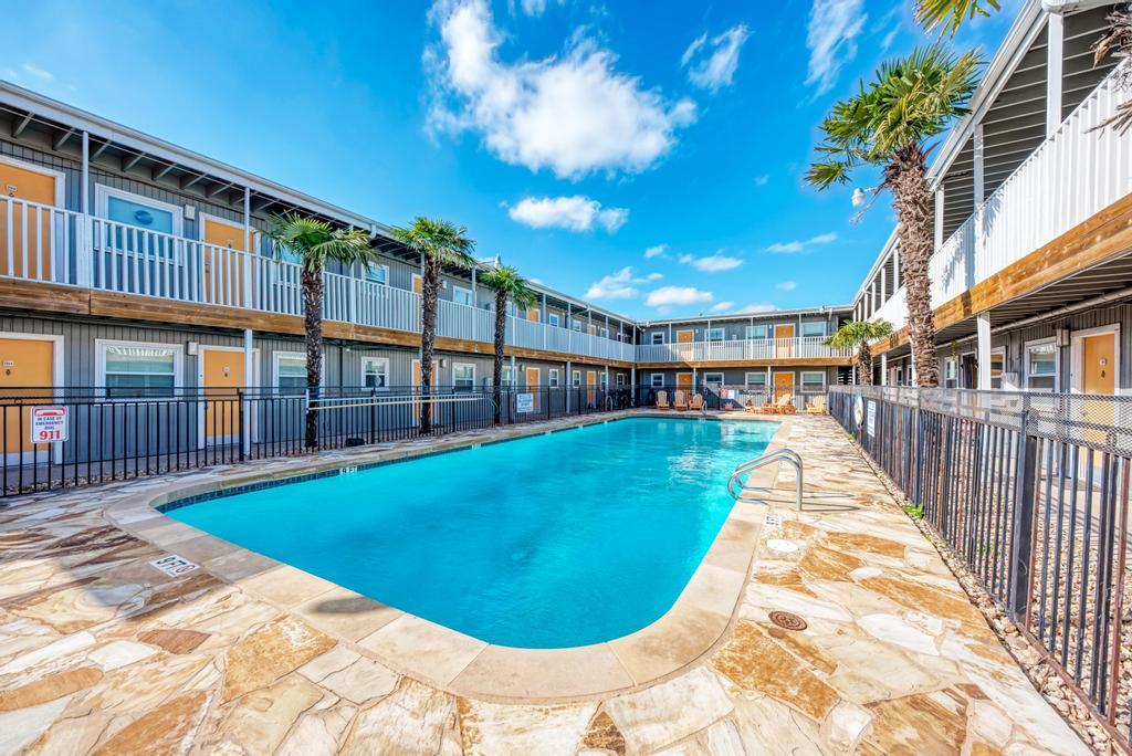 2401 Manor St Rd # 118, Austin, TX 78722