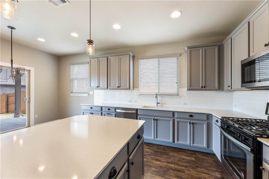 5413 Traviston Dr, Austin, TX 78738