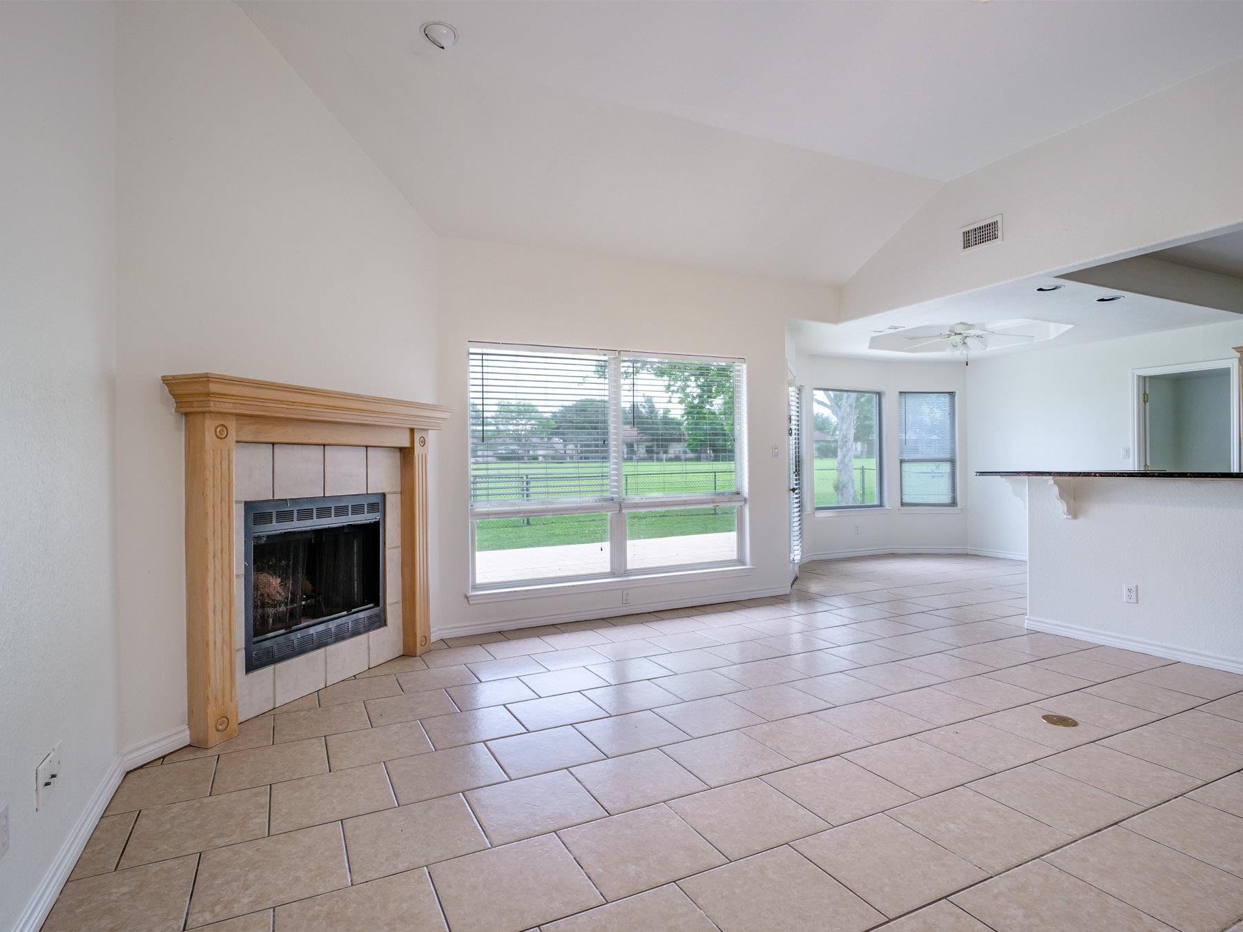 408 Spyglass St, Meadowlakes, TX 78654