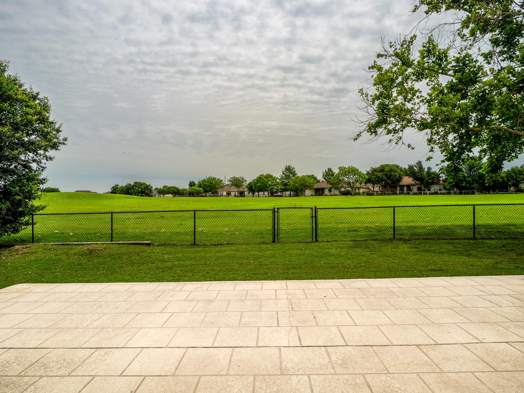408 Spyglass St, Meadowlakes, TX 78654