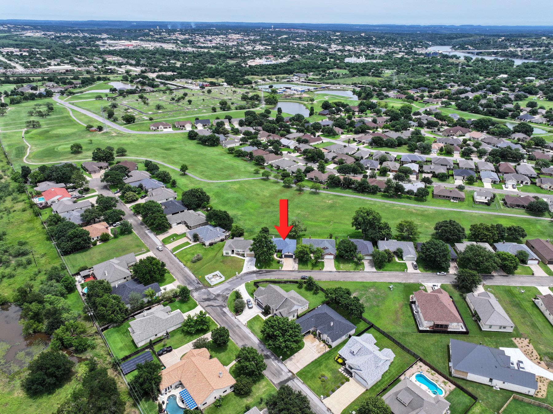 408 Spyglass St, Meadowlakes, TX 78654