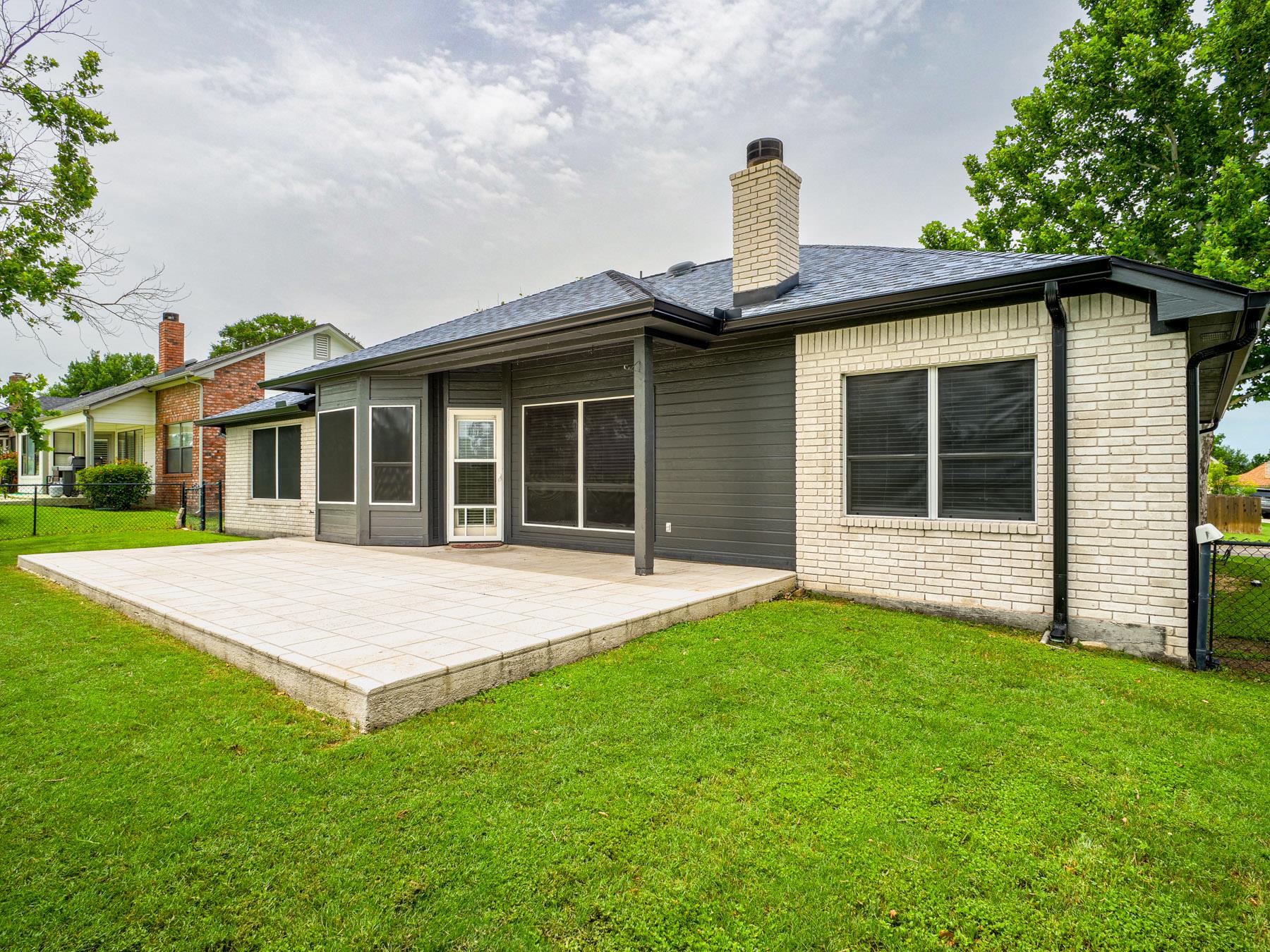 408 Spyglass St, Meadowlakes, TX 78654