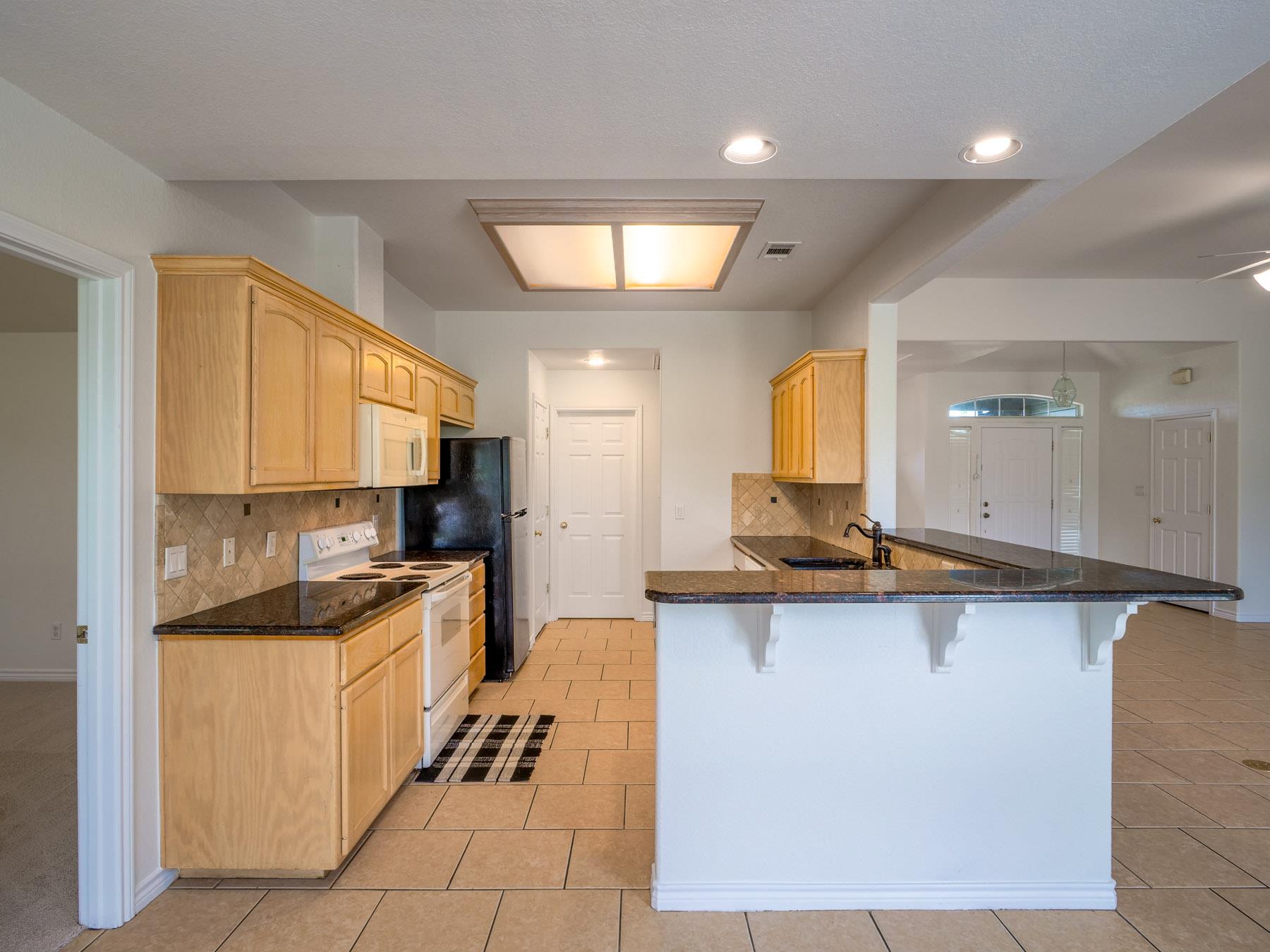408 Spyglass St, Meadowlakes, TX 78654