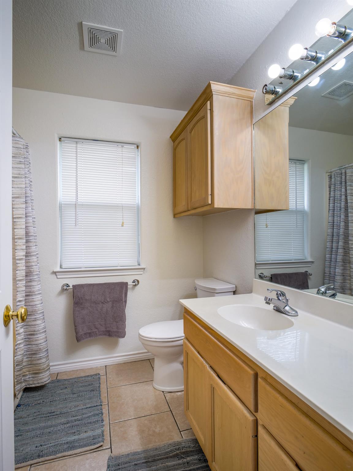 408 Spyglass St, Meadowlakes, TX 78654