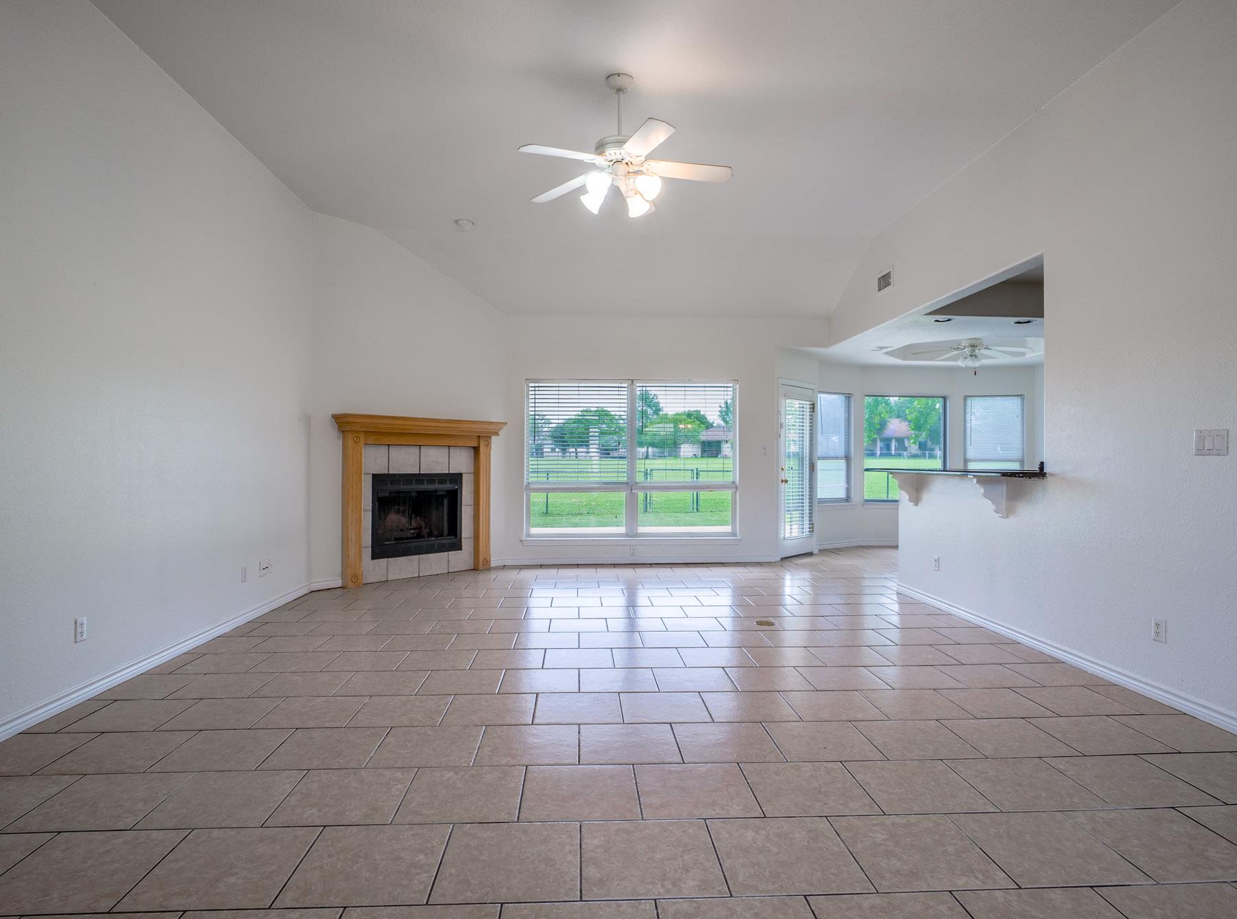 408 Spyglass St, Meadowlakes, TX 78654