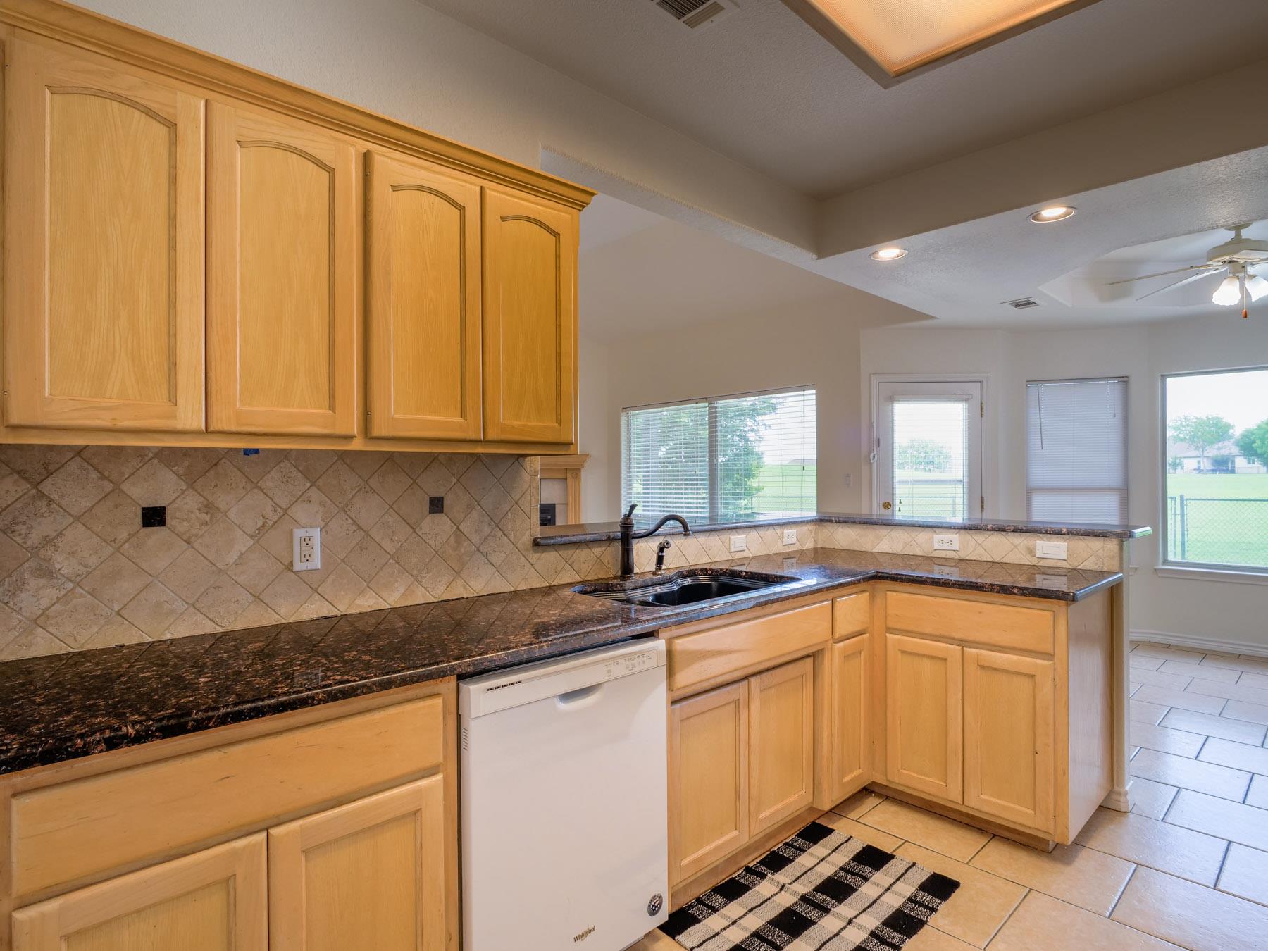 408 Spyglass St, Meadowlakes, TX 78654