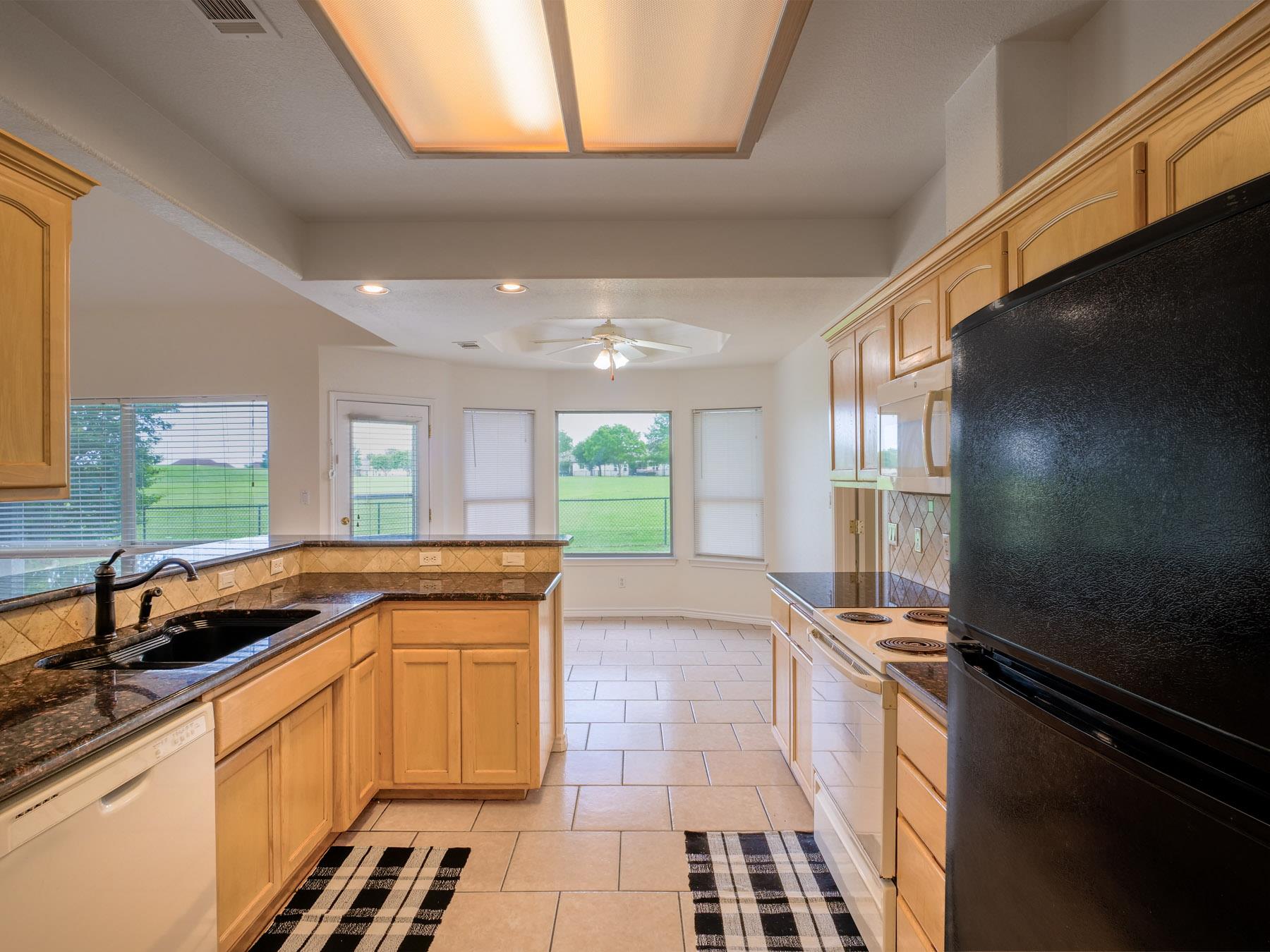 408 Spyglass St, Meadowlakes, TX 78654