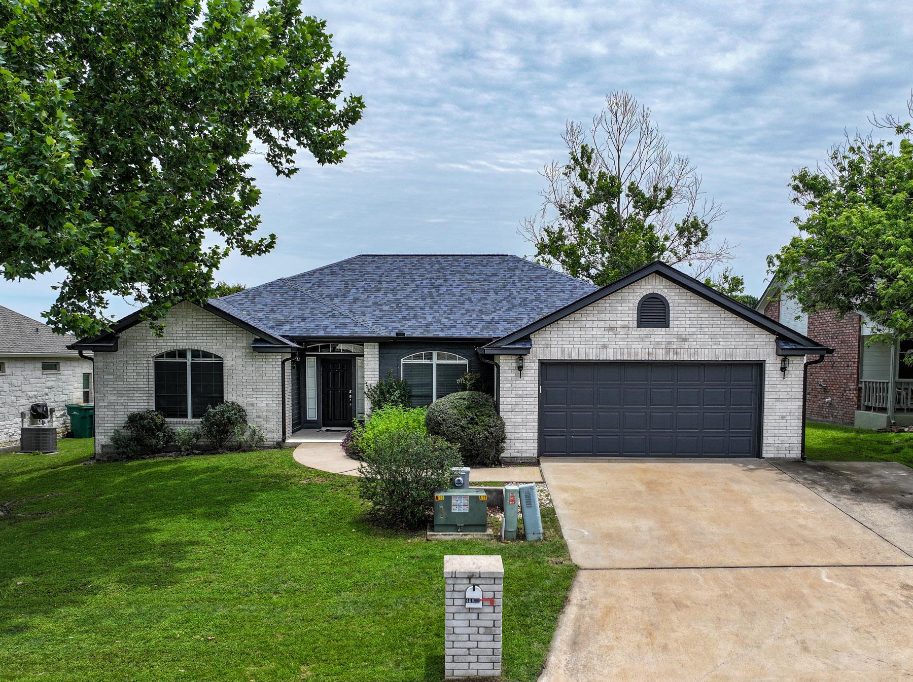 408 Spyglass St, Meadowlakes, TX 78654