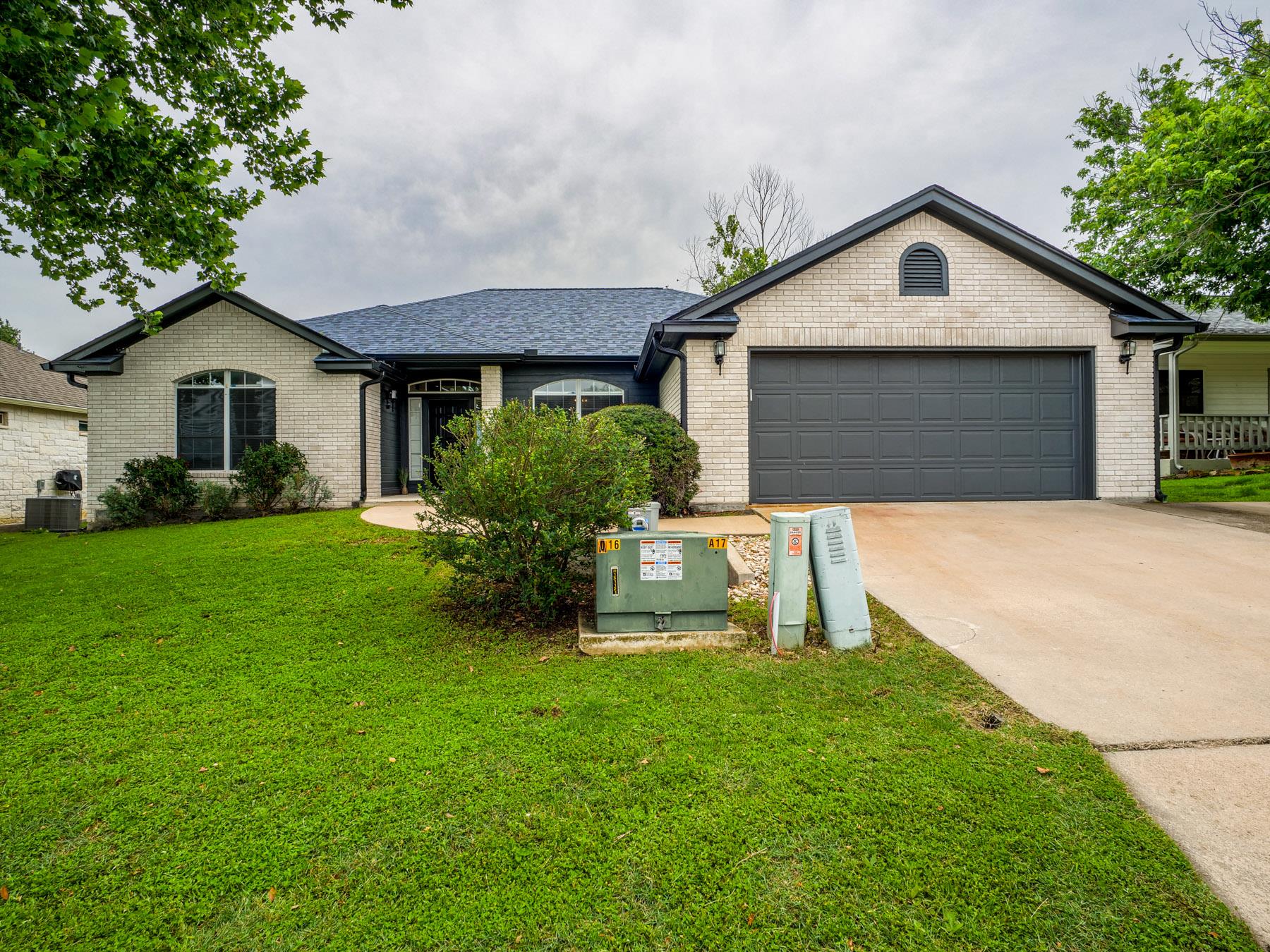 408 Spyglass St, Meadowlakes, TX 78654