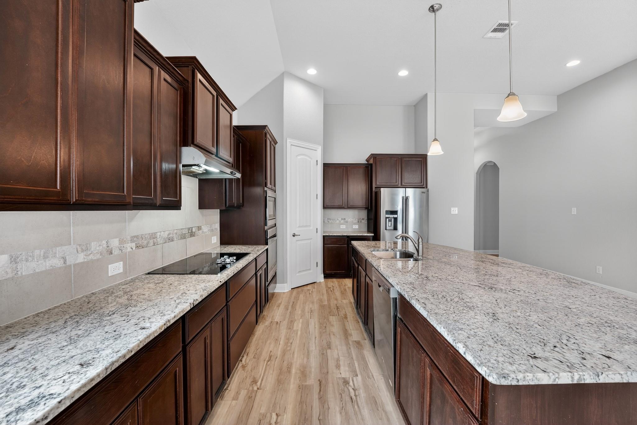 1009 Wolcott Dr, Leander, TX 78641