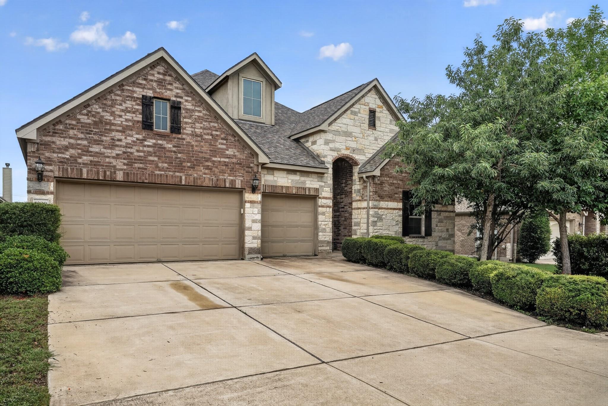 1009 Wolcott Dr, Leander, TX 78641