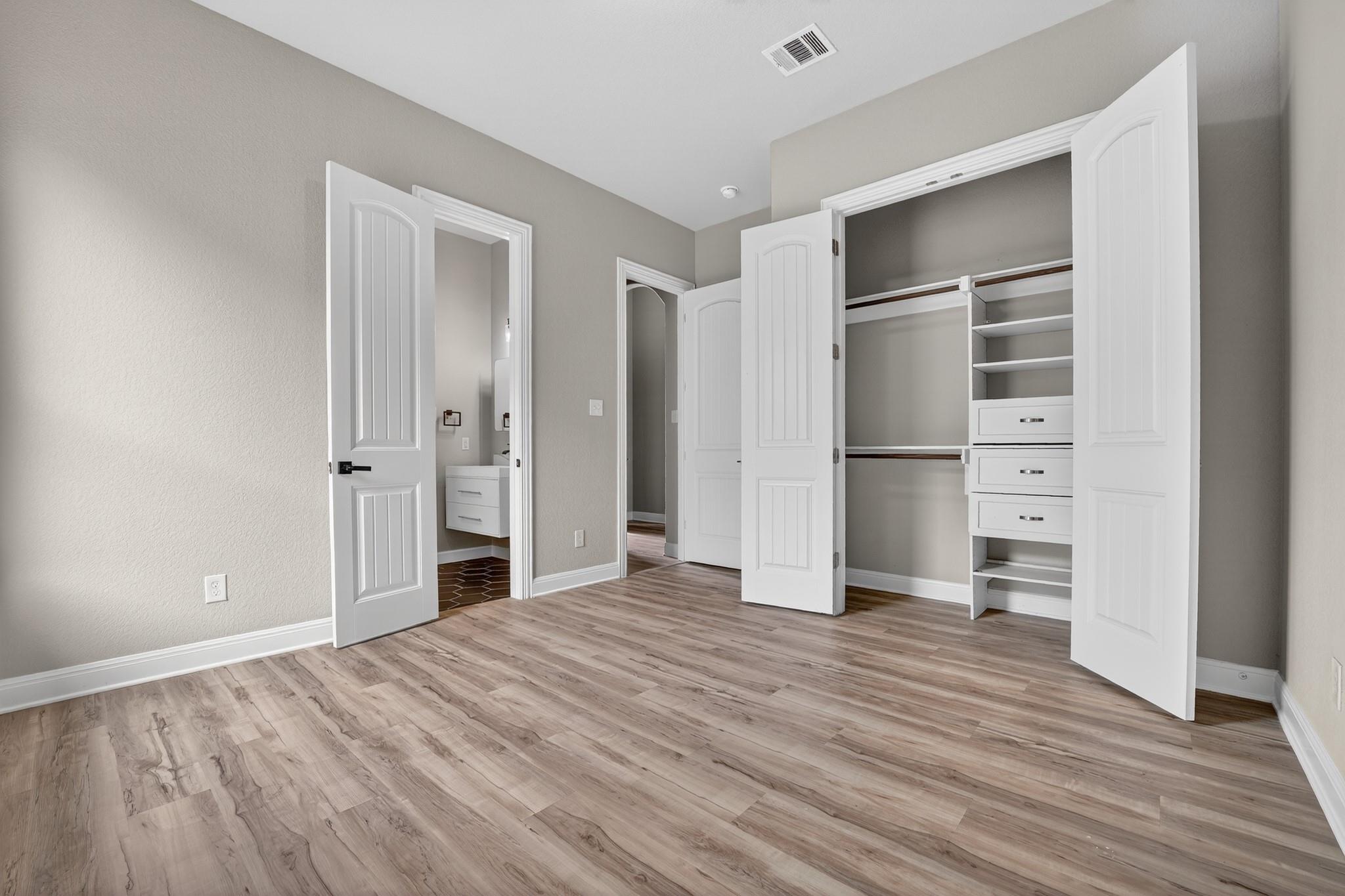 1009 Wolcott Dr, Leander, TX 78641