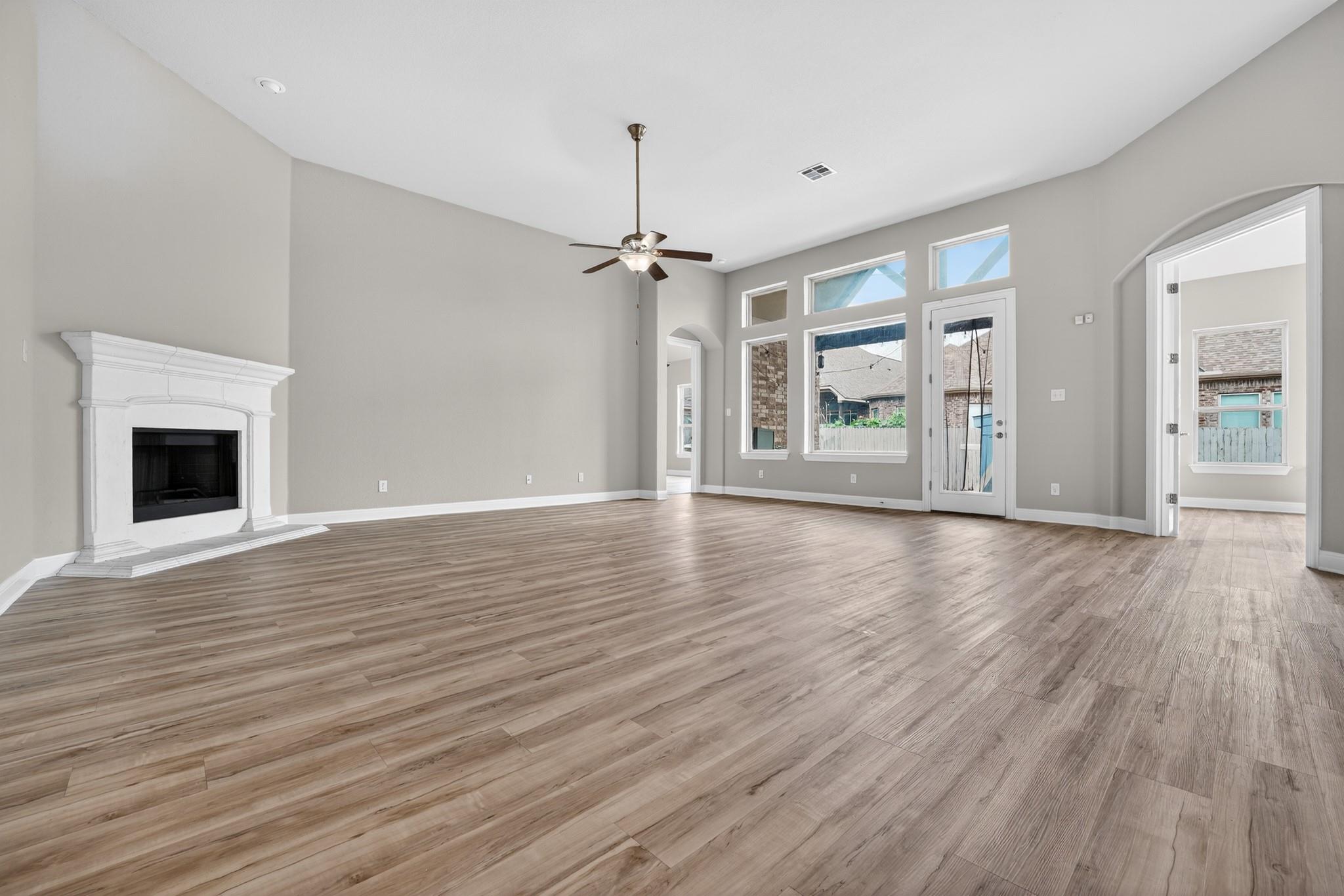 1009 Wolcott Dr, Leander, TX 78641