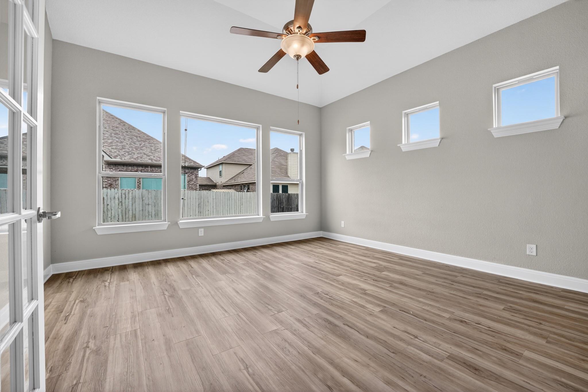 1009 Wolcott Dr, Leander, TX 78641