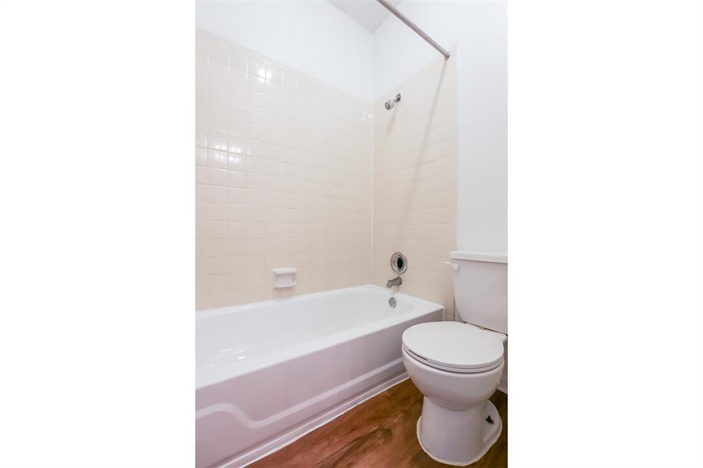 912 W 22nd St # 208, Austin, TX 78705